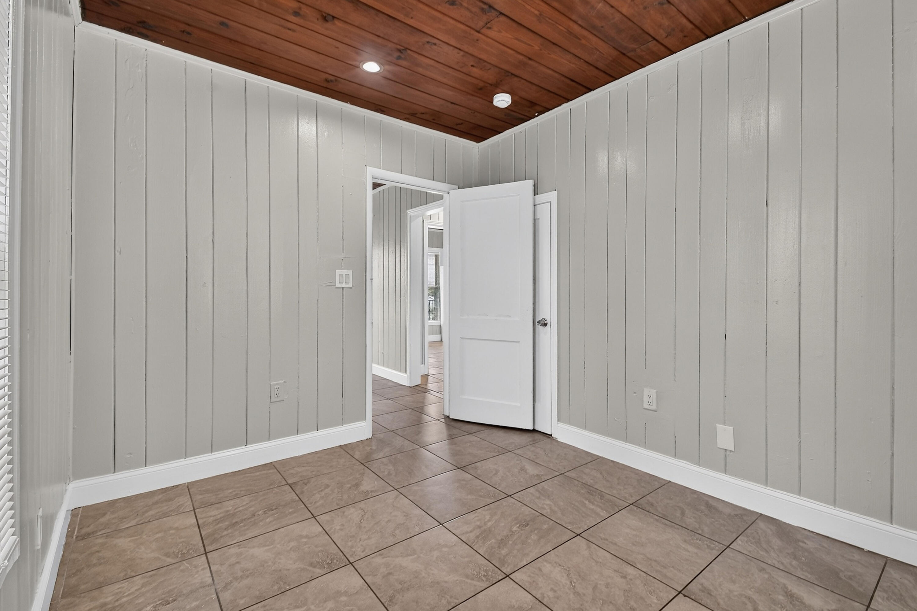 885-887 7th Street #201 Property Photo 10
