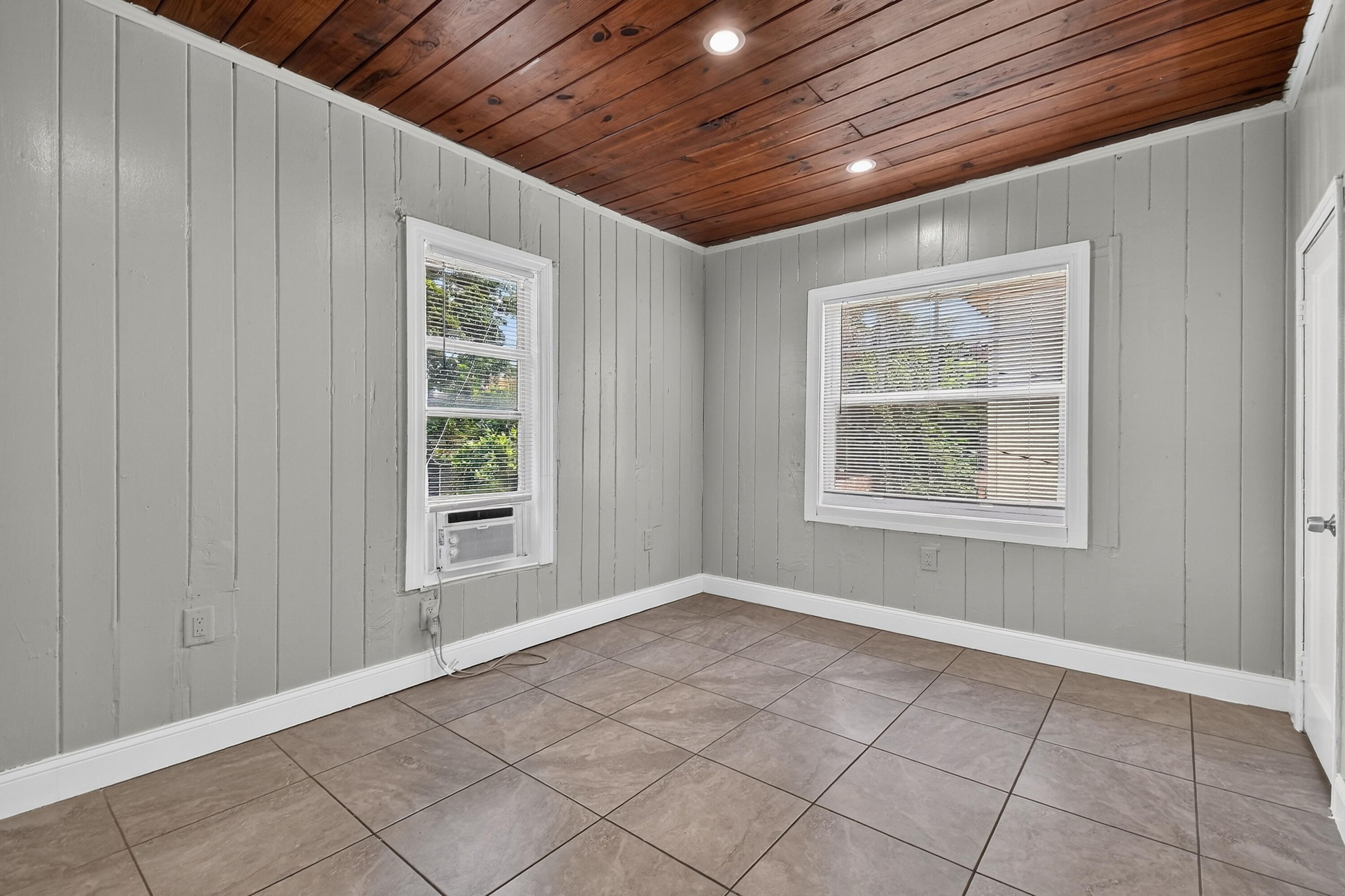 885-887 7th Street #201 Property Photo 11