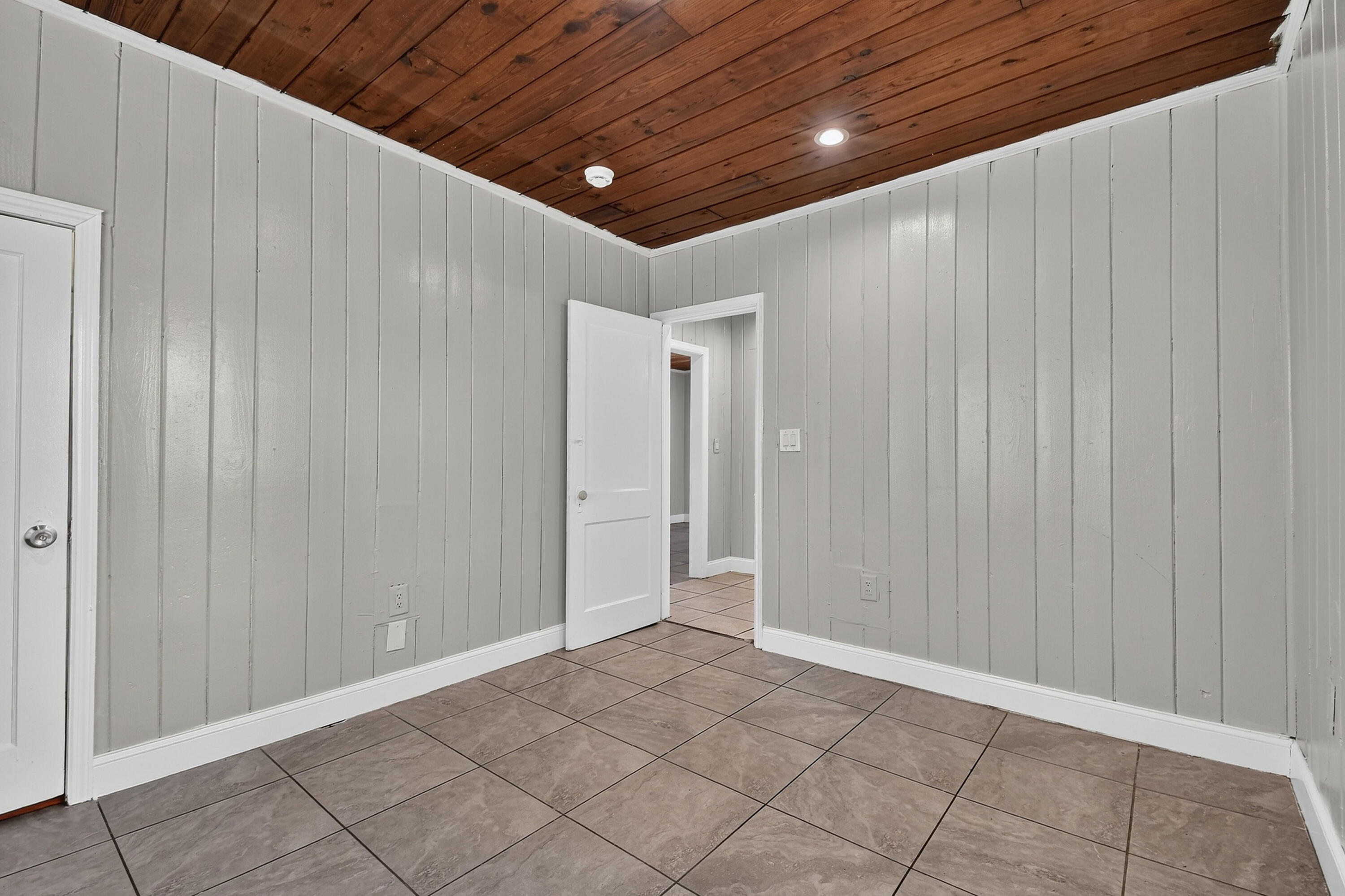 885-887 7th Street #201 Property Photo 13
