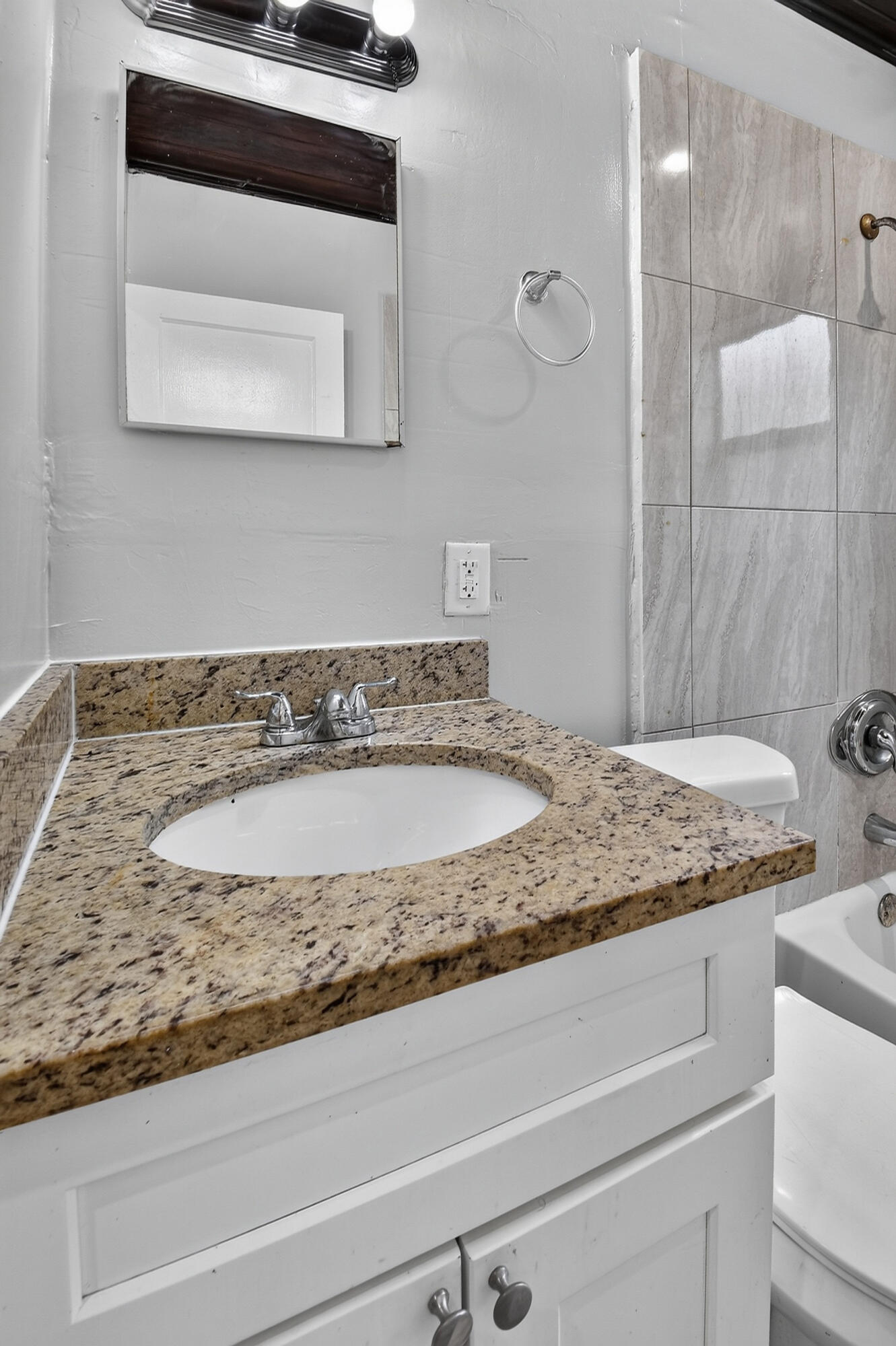 885-887 7th Street #201 Property Photo 15