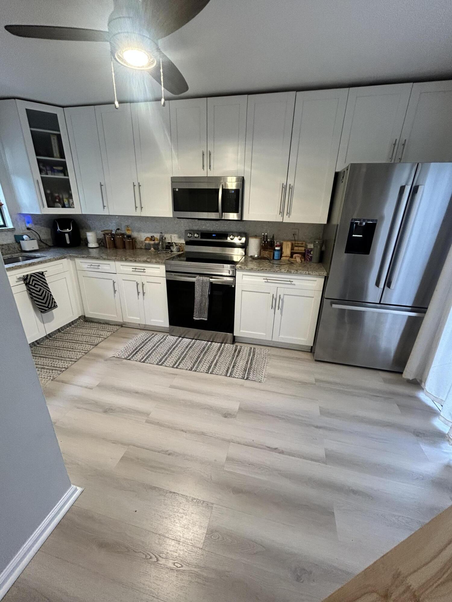 11892 Sturbridge Lane Property Photo 3