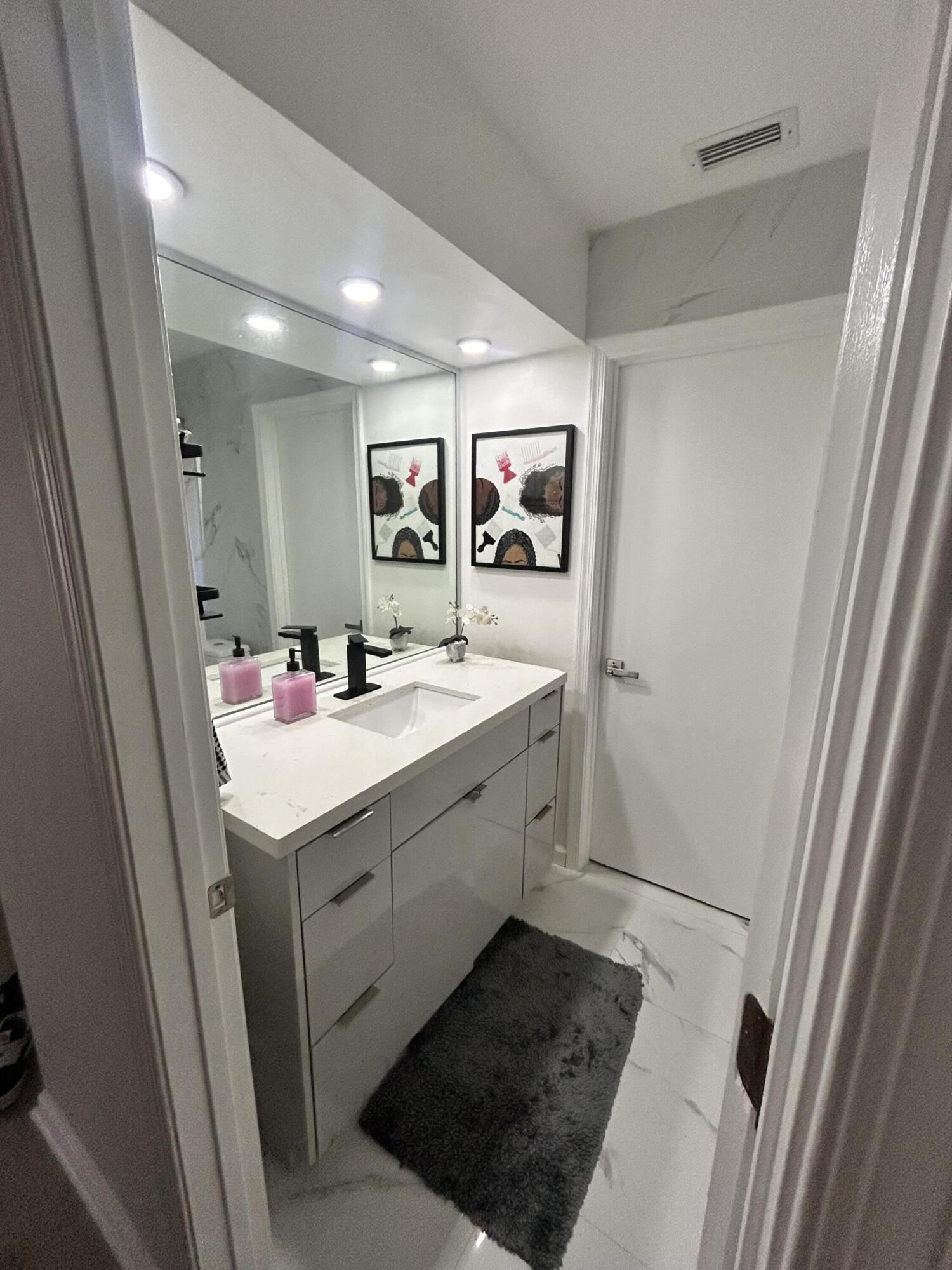 11892 Sturbridge Lane Property Photo 19