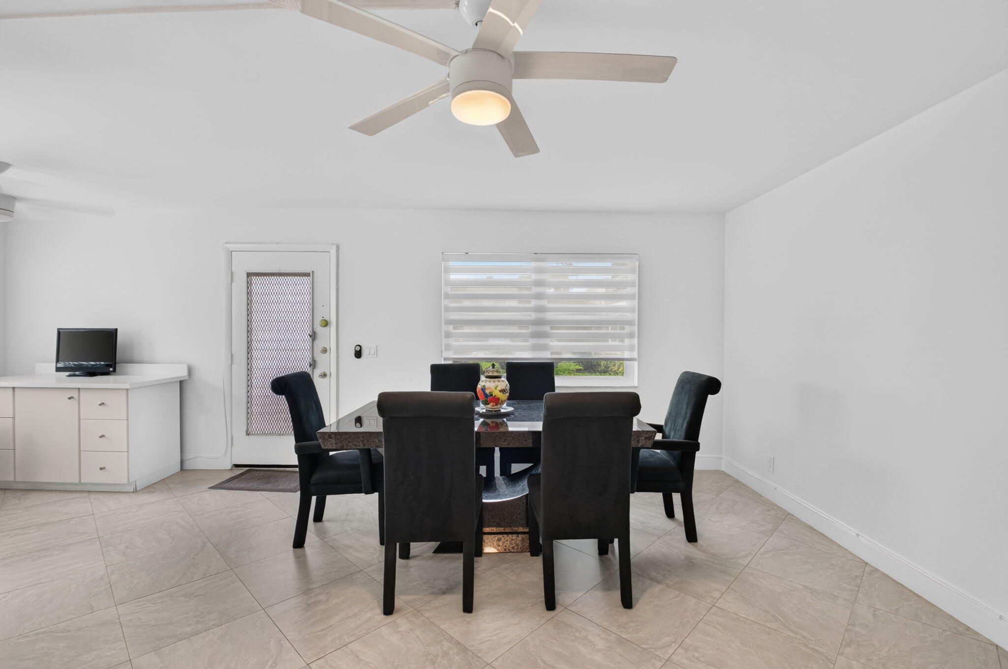 390 Normandy I Property Photo 5