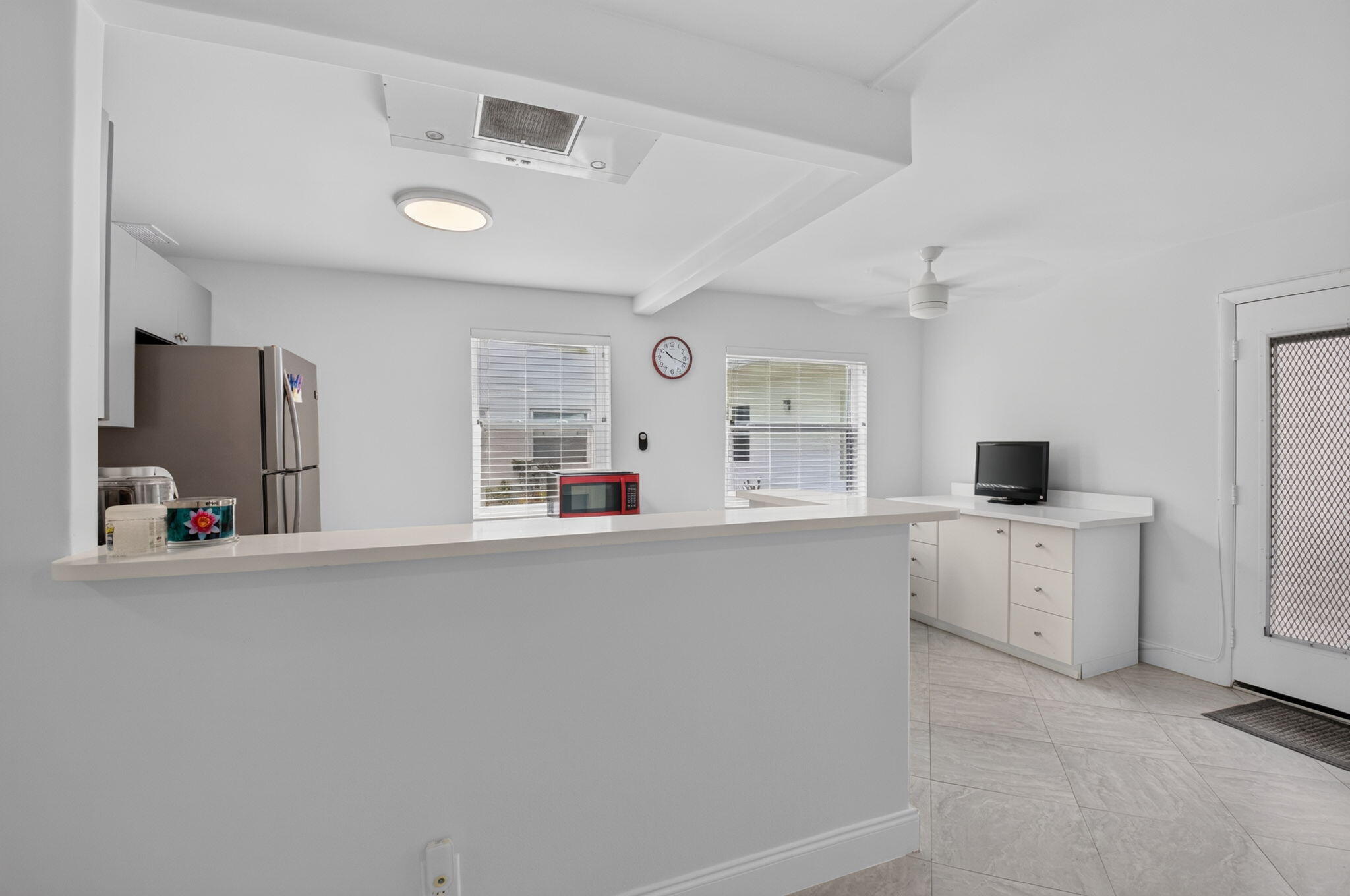 390 Normandy I Property Photo 6