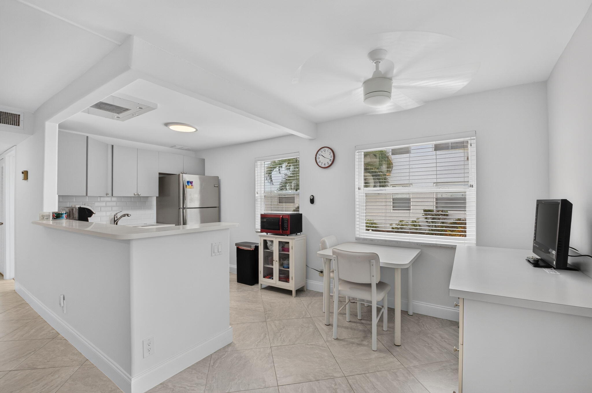 390 Normandy I Property Photo 7