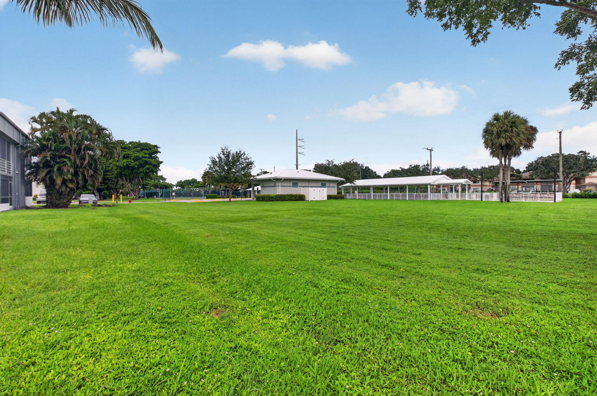 390 Normandy I Property Photo 29