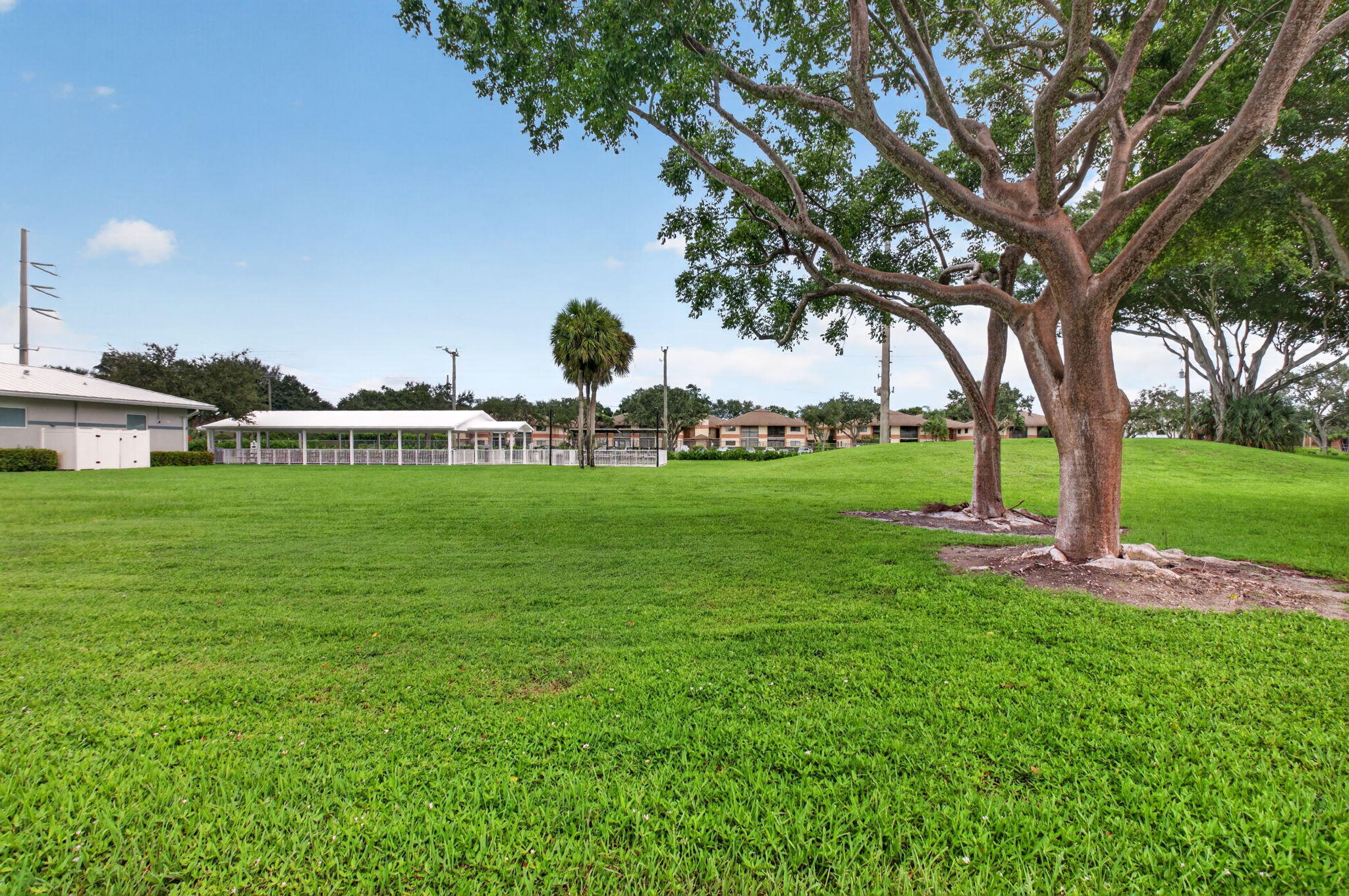 390 Normandy I Property Photo 30