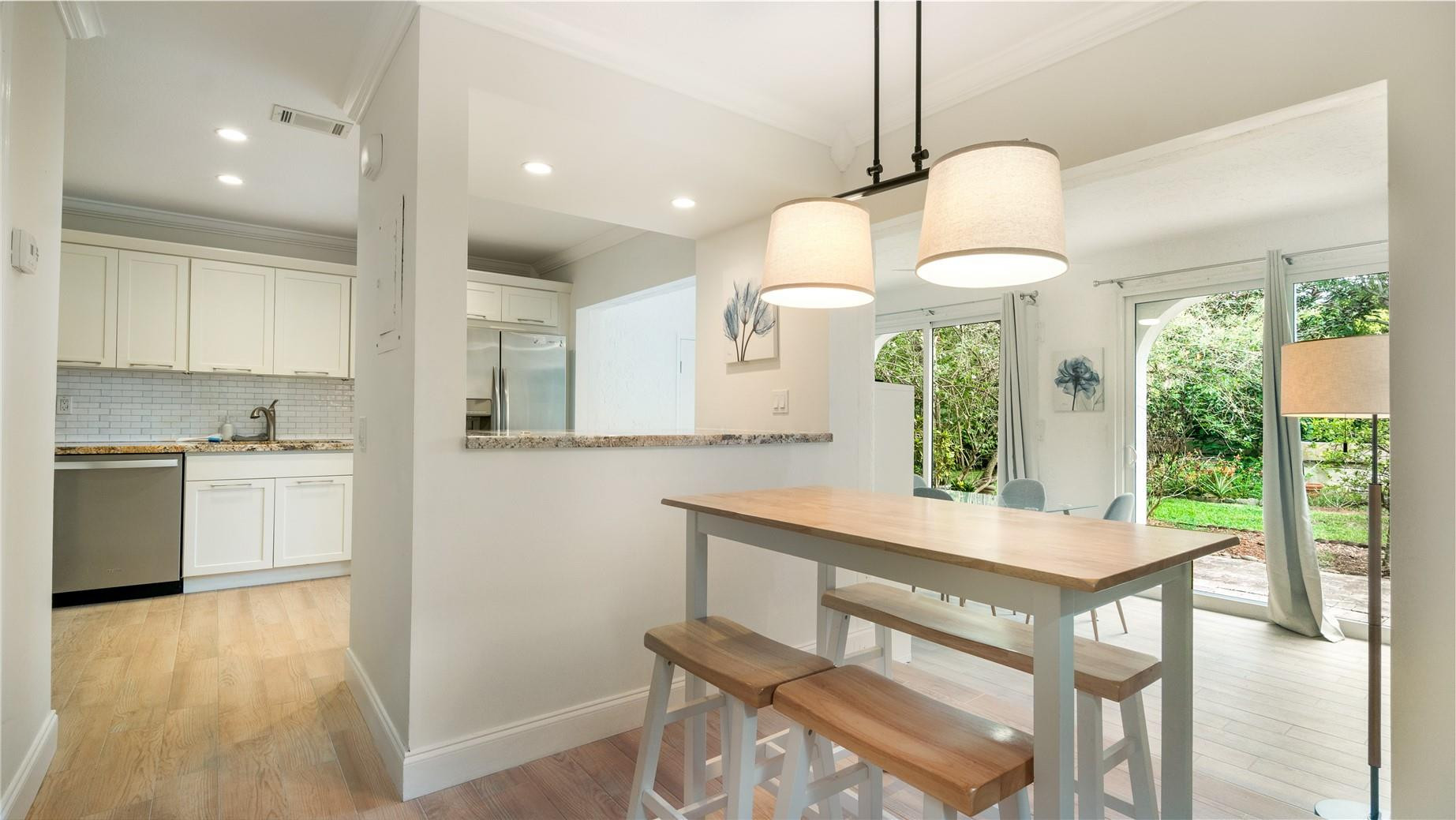 6525 VIA REGINA 0100 Property Photo 1