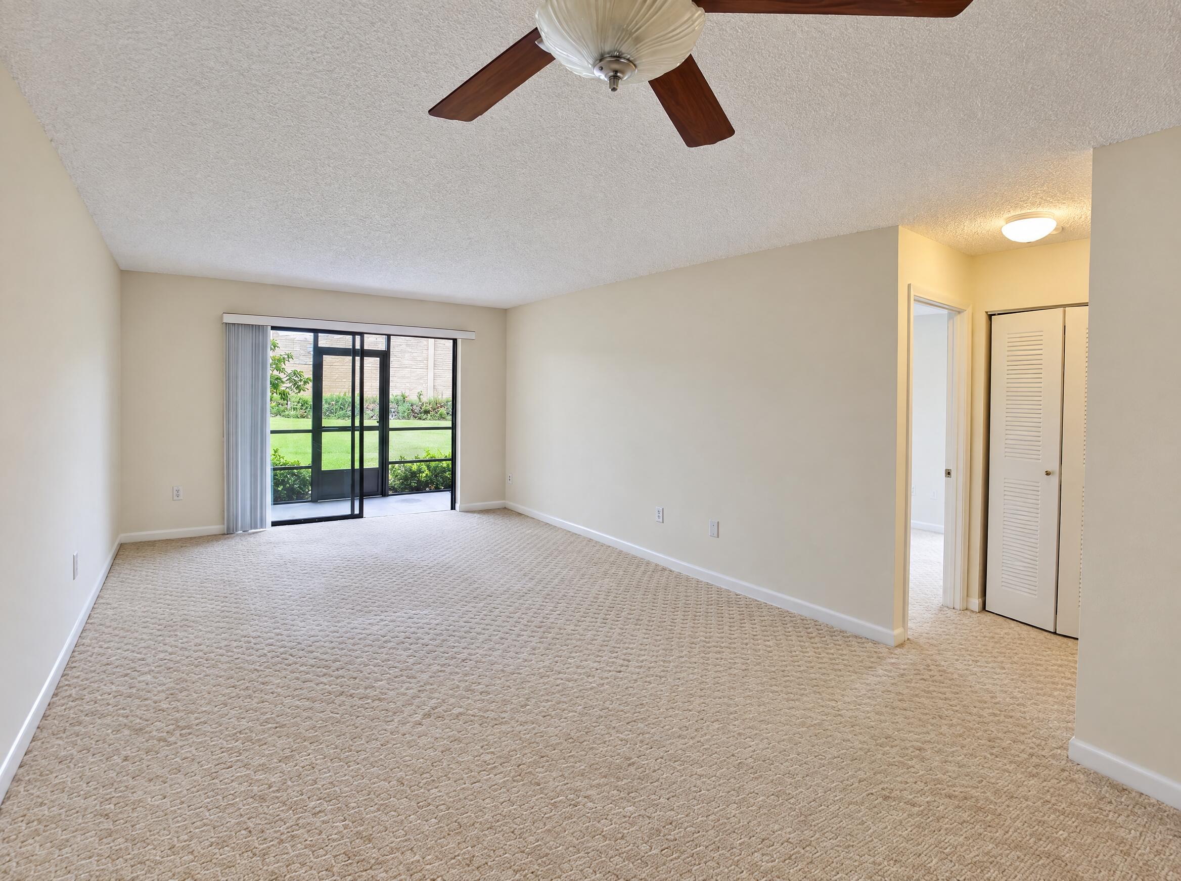 7915 Willow Spring 1218 Property Photo 8