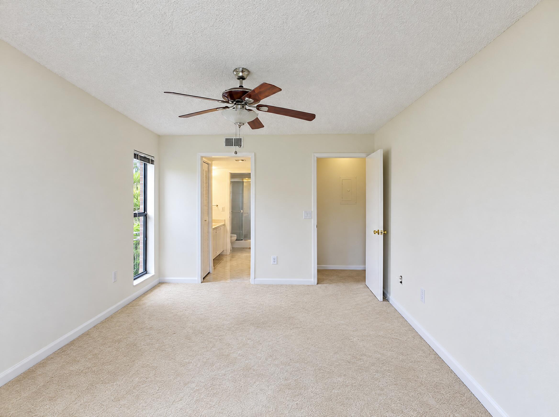 7915 Willow Spring 1218 Property Photo 14