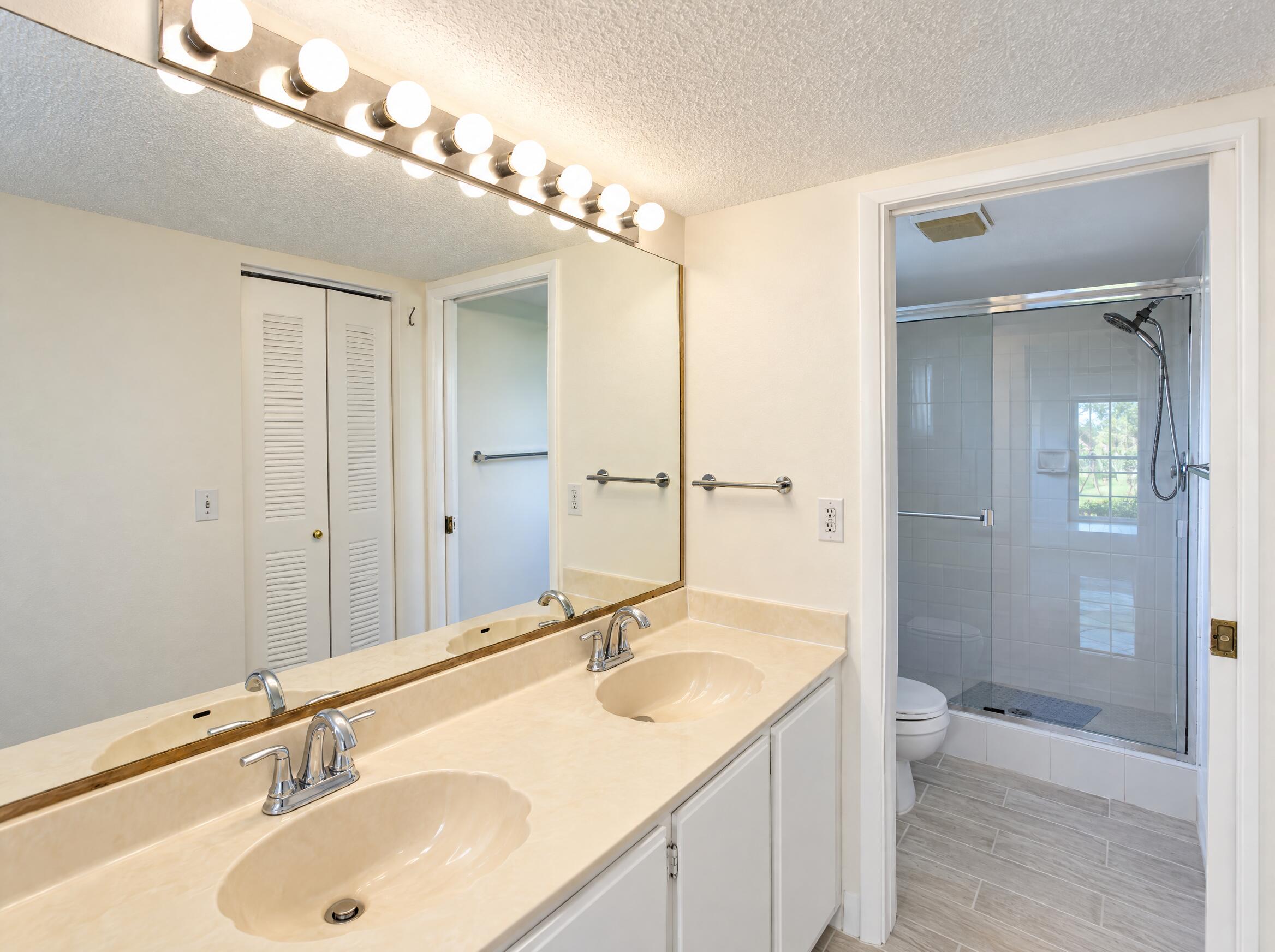 7915 Willow Spring 1218 Property Photo 16