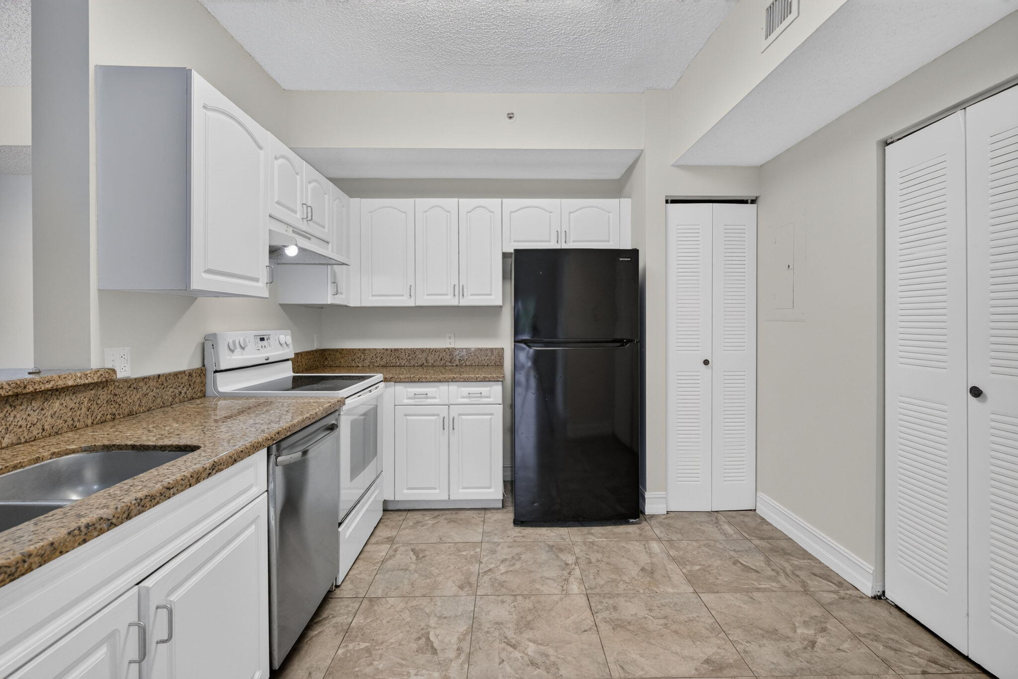 6960 Sw 39th Street 207e Property Photo 12