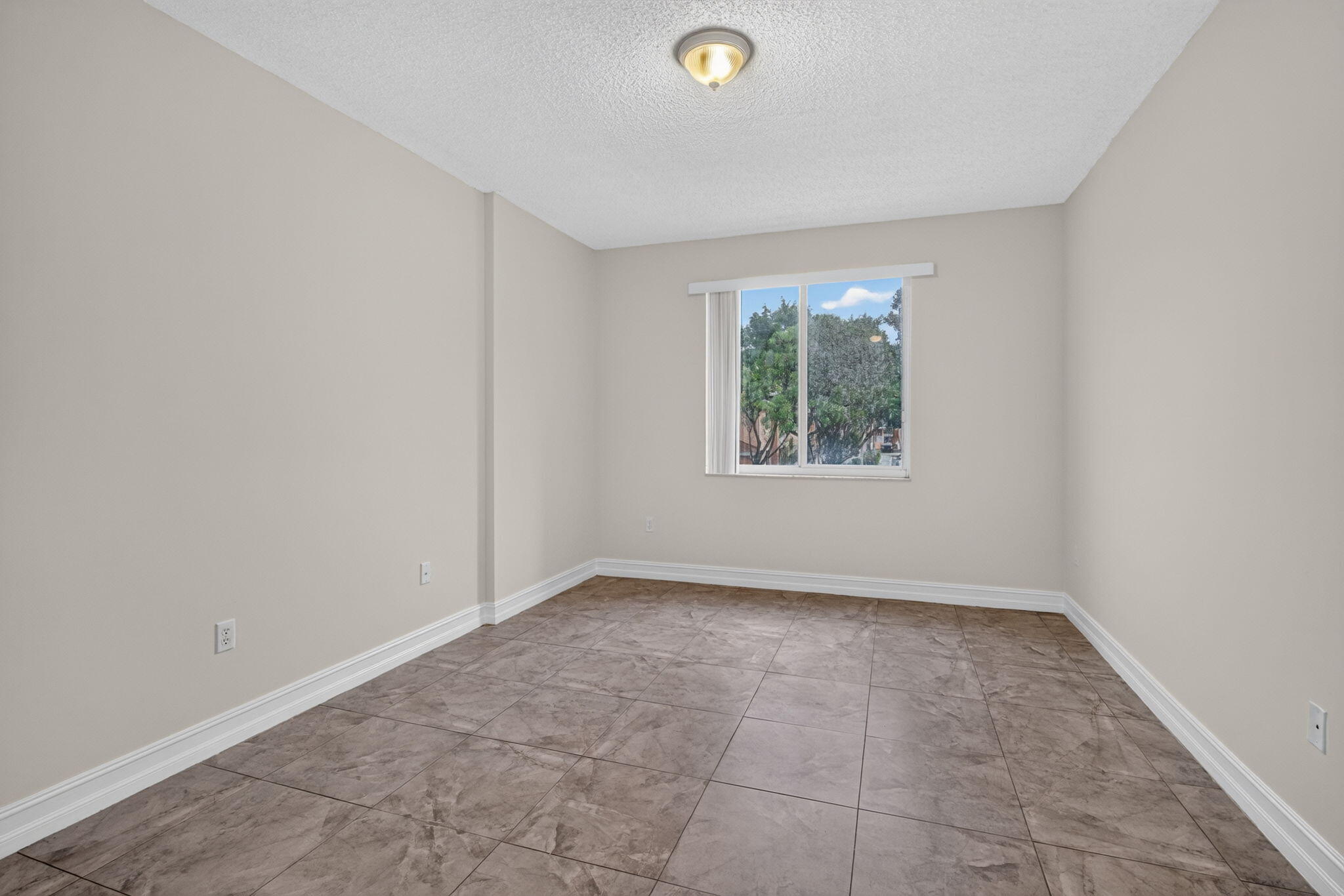 6960 Sw 39th Street 207e Property Photo 14