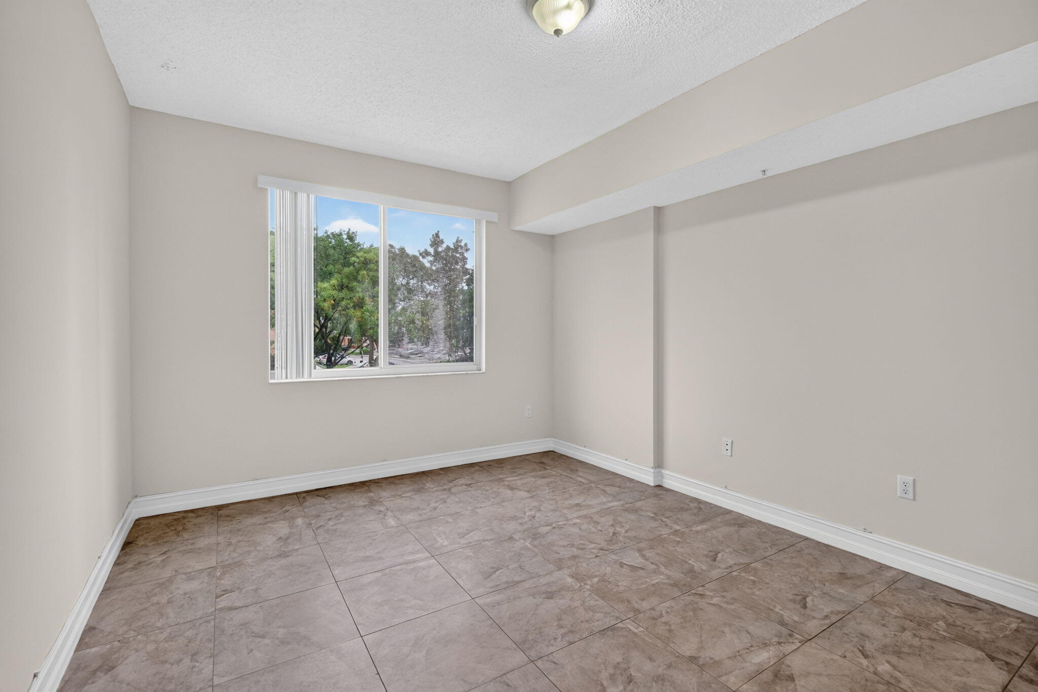 6960 Sw 39th Street 207e Property Photo 15