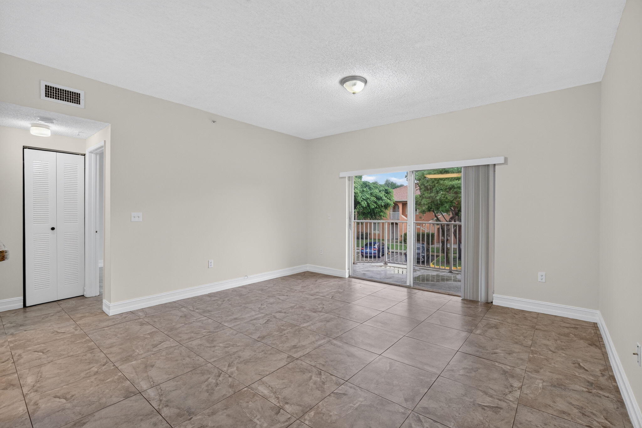 6960 Sw 39th Street 207e Property Photo 23