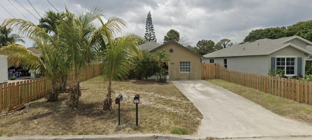 6774 4th Street Property Photo 1