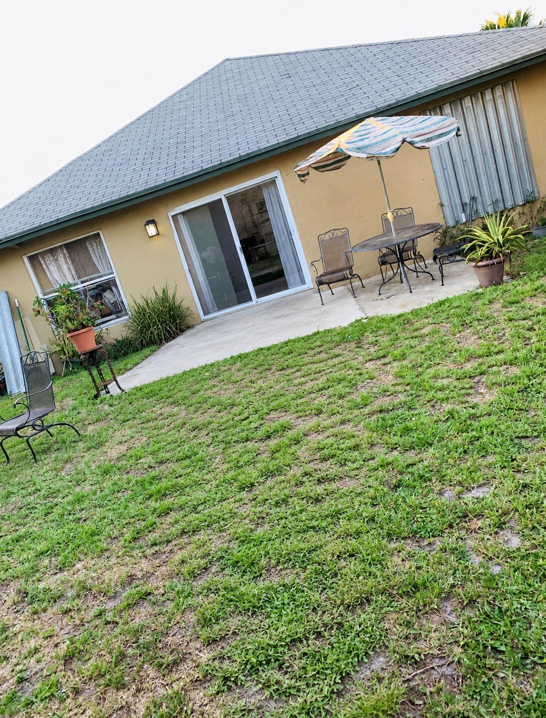 6774 4th Street Property Photo 4