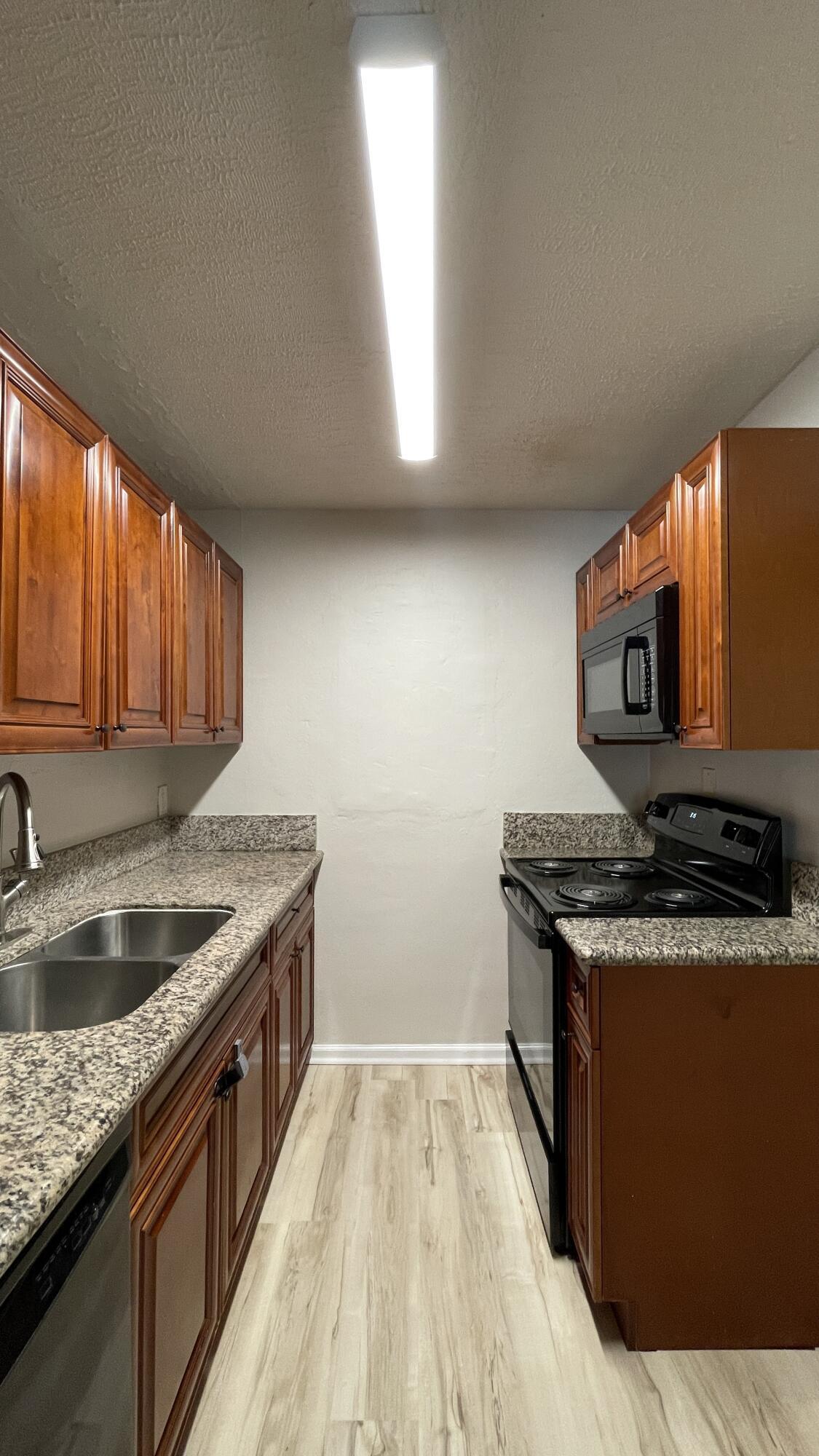 116 E Central Boulevard Property Photo 7