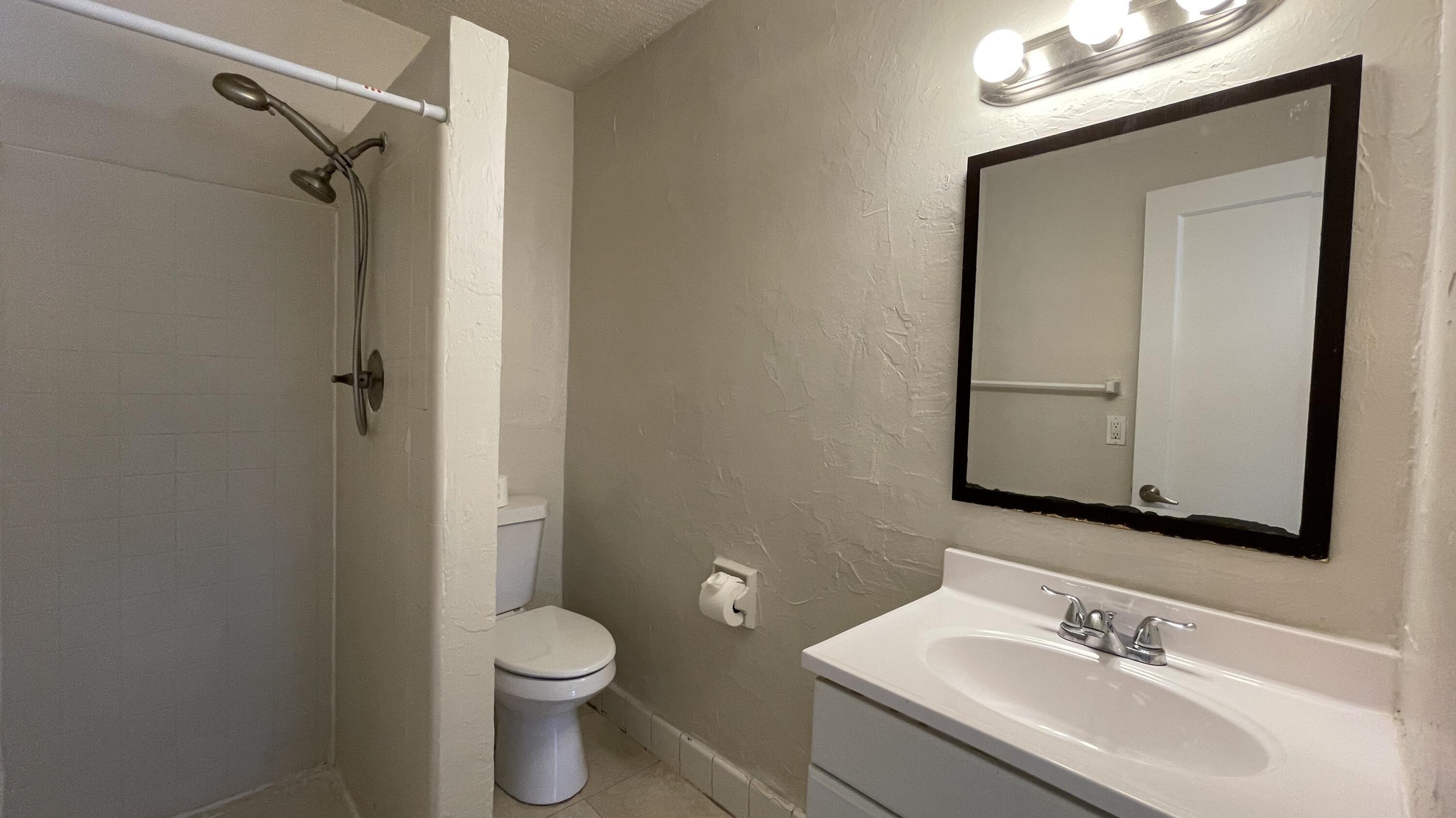 116 E Central Boulevard Property Photo 9
