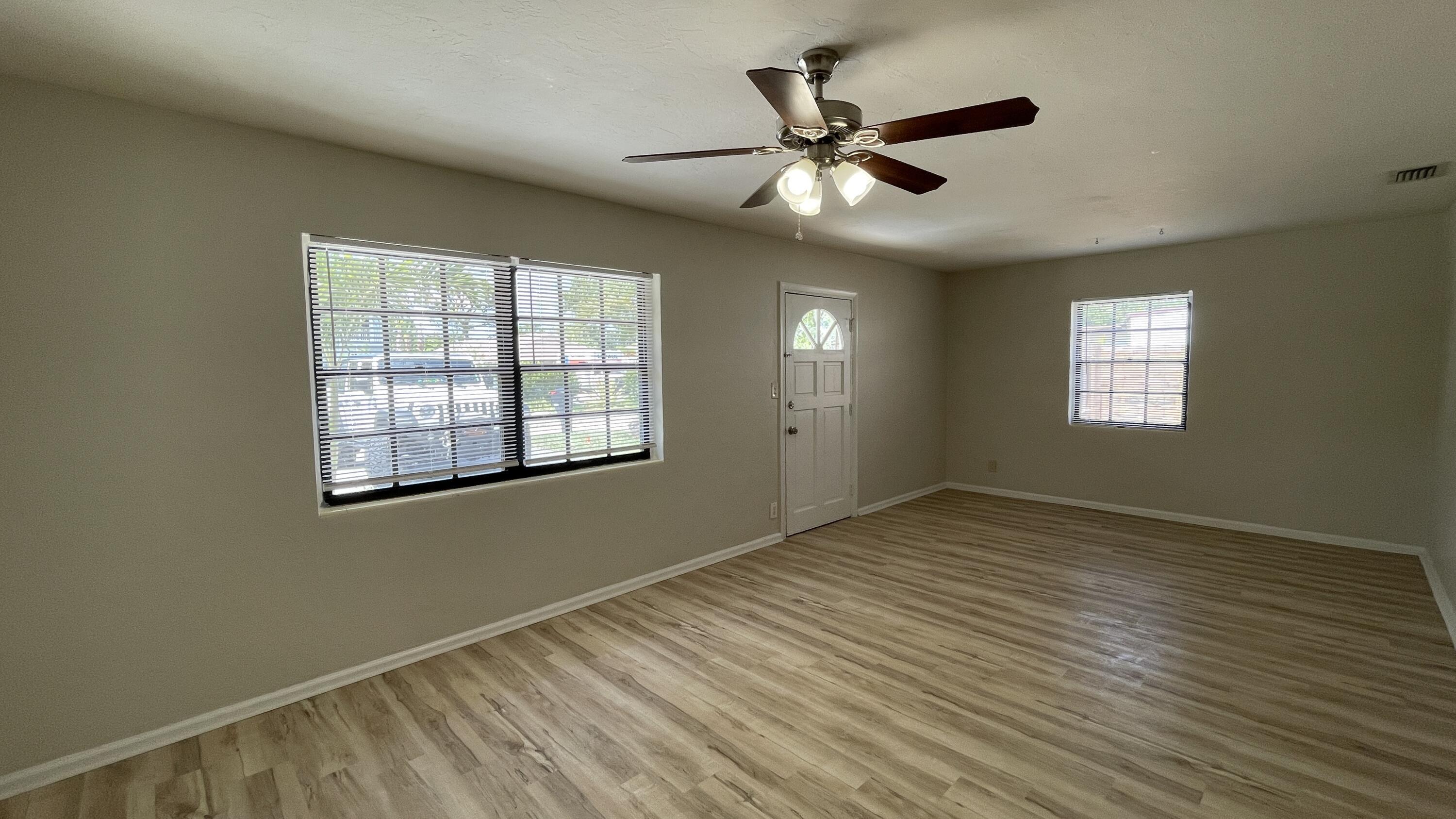 116 E Central Boulevard Property Photo 13