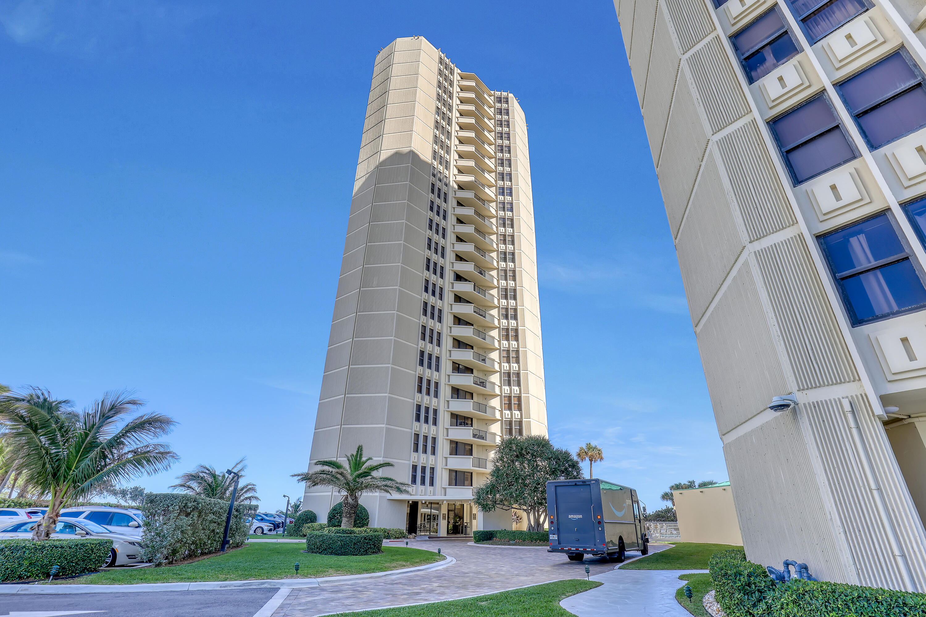 2800 N Ocean Drive A-22a Property Photo 2