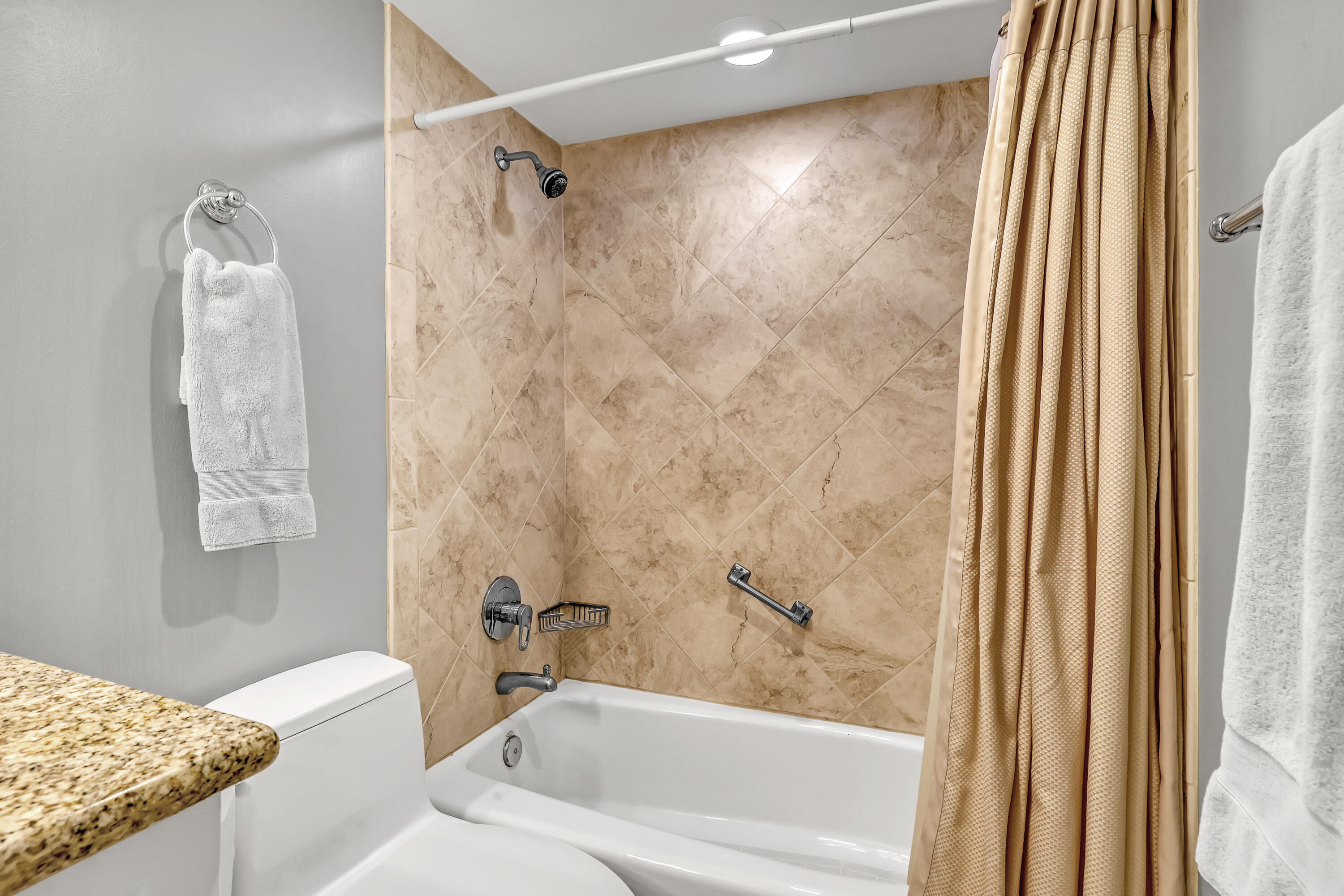 2800 N Ocean Drive A-22a Property Photo 17