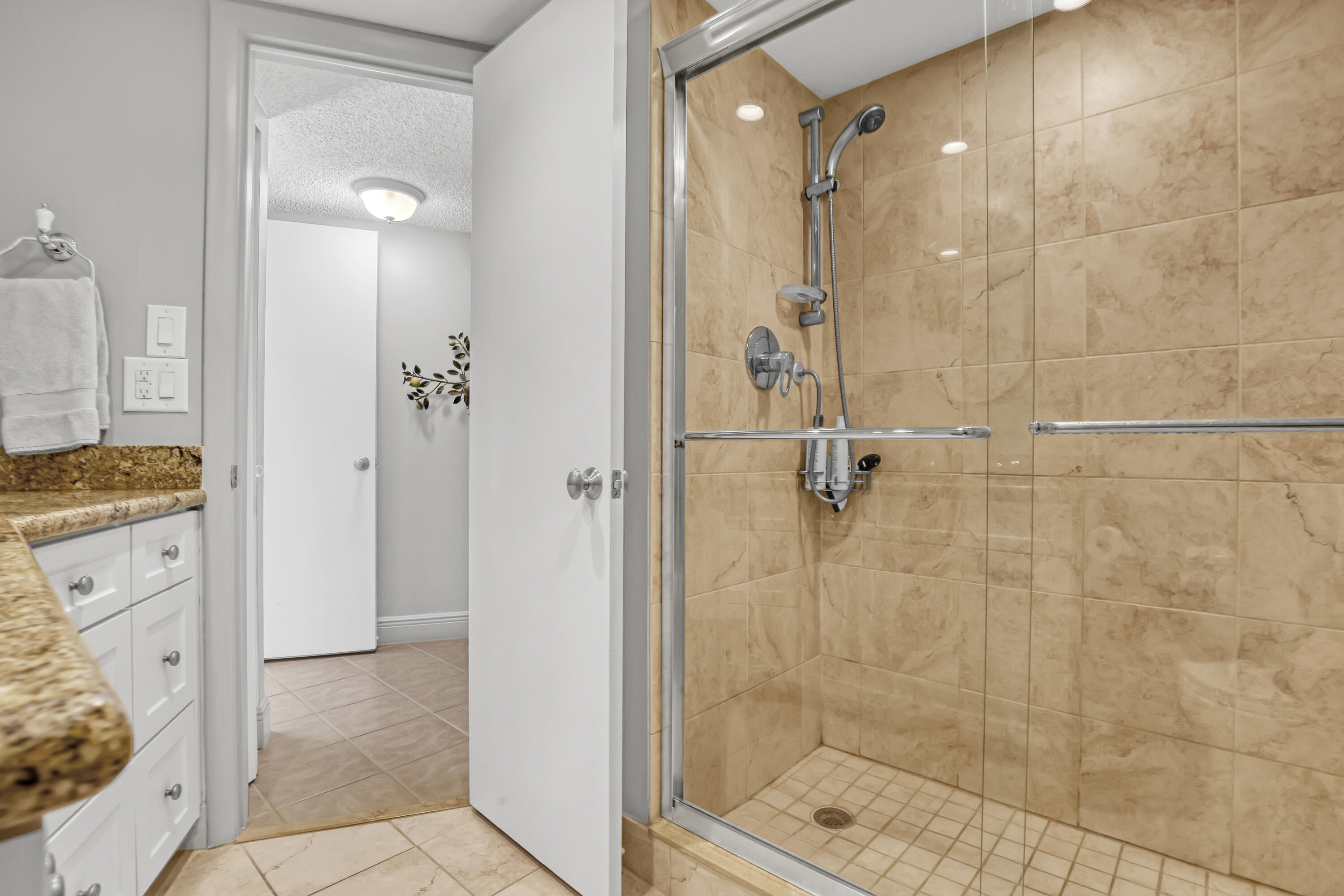 2800 N Ocean Drive A-22a Property Photo 21
