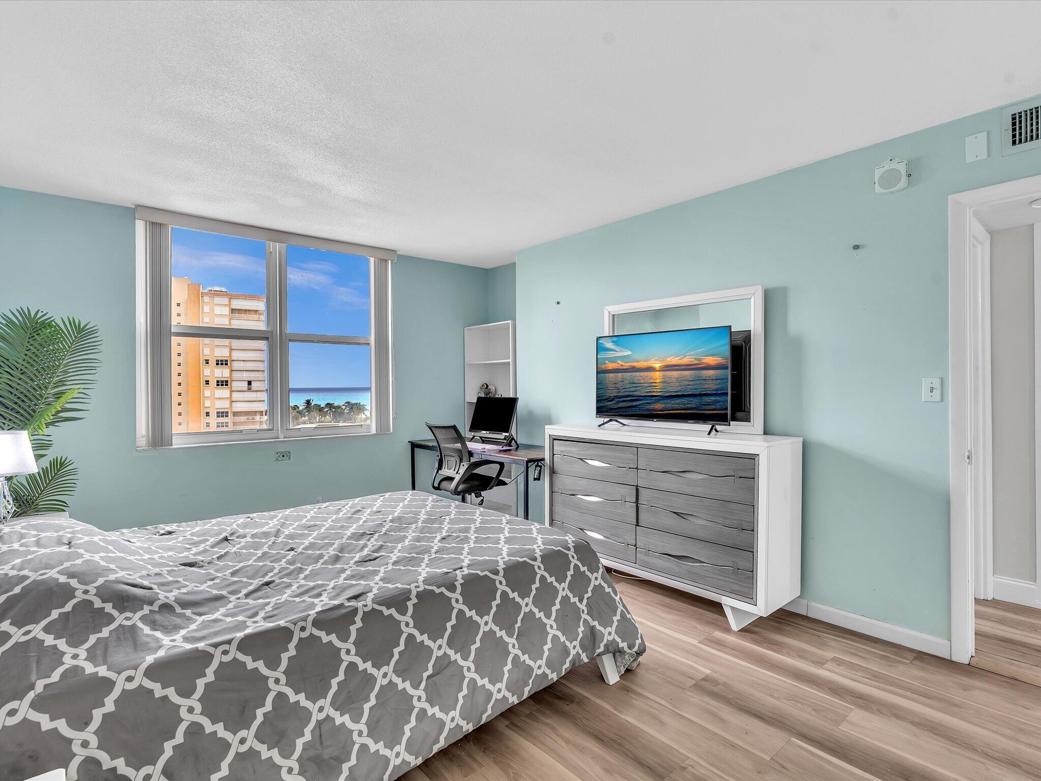 301 N Ocean Boulevard 709 Property Photo 25