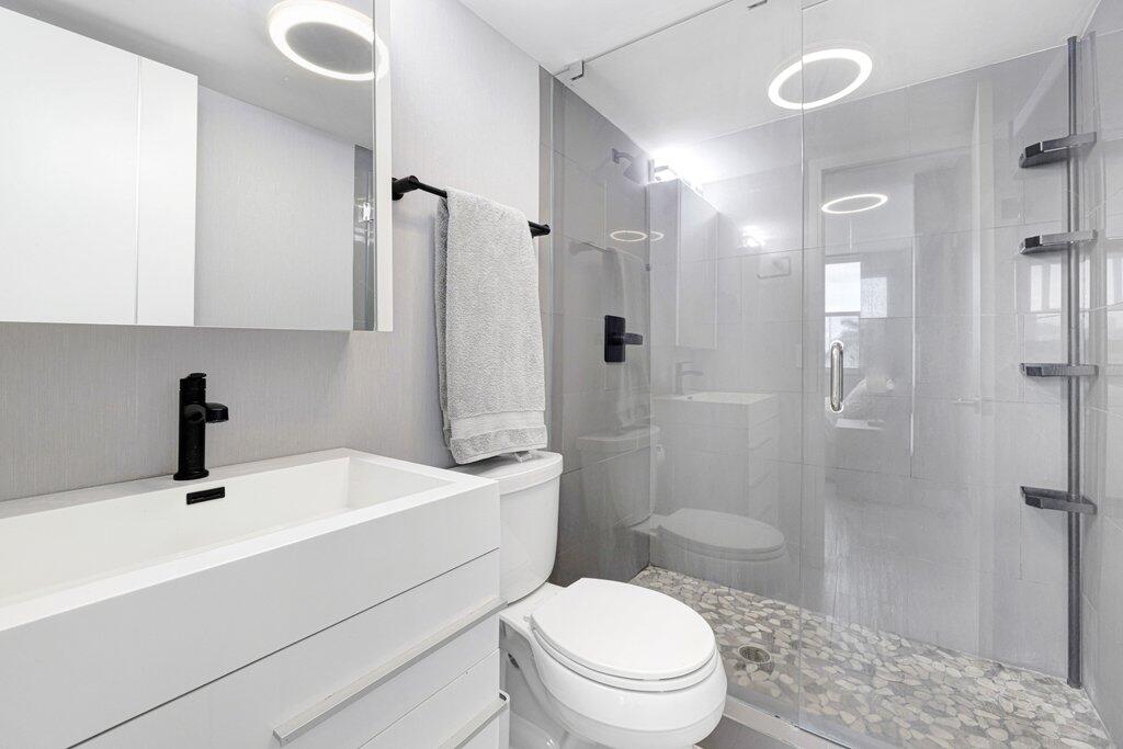 155 Isle Of Venice Drive 501 Property Photo 14