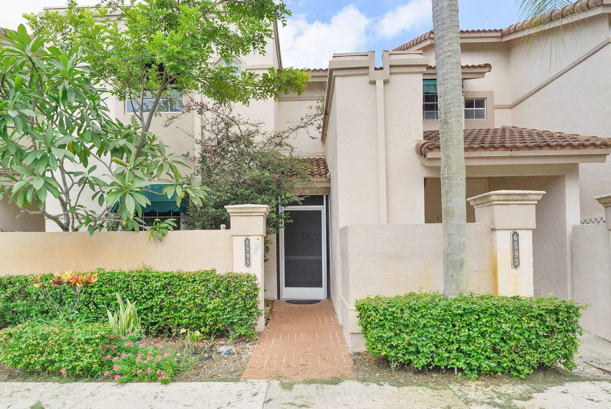 6595 VIA REGINA Property Photo 1