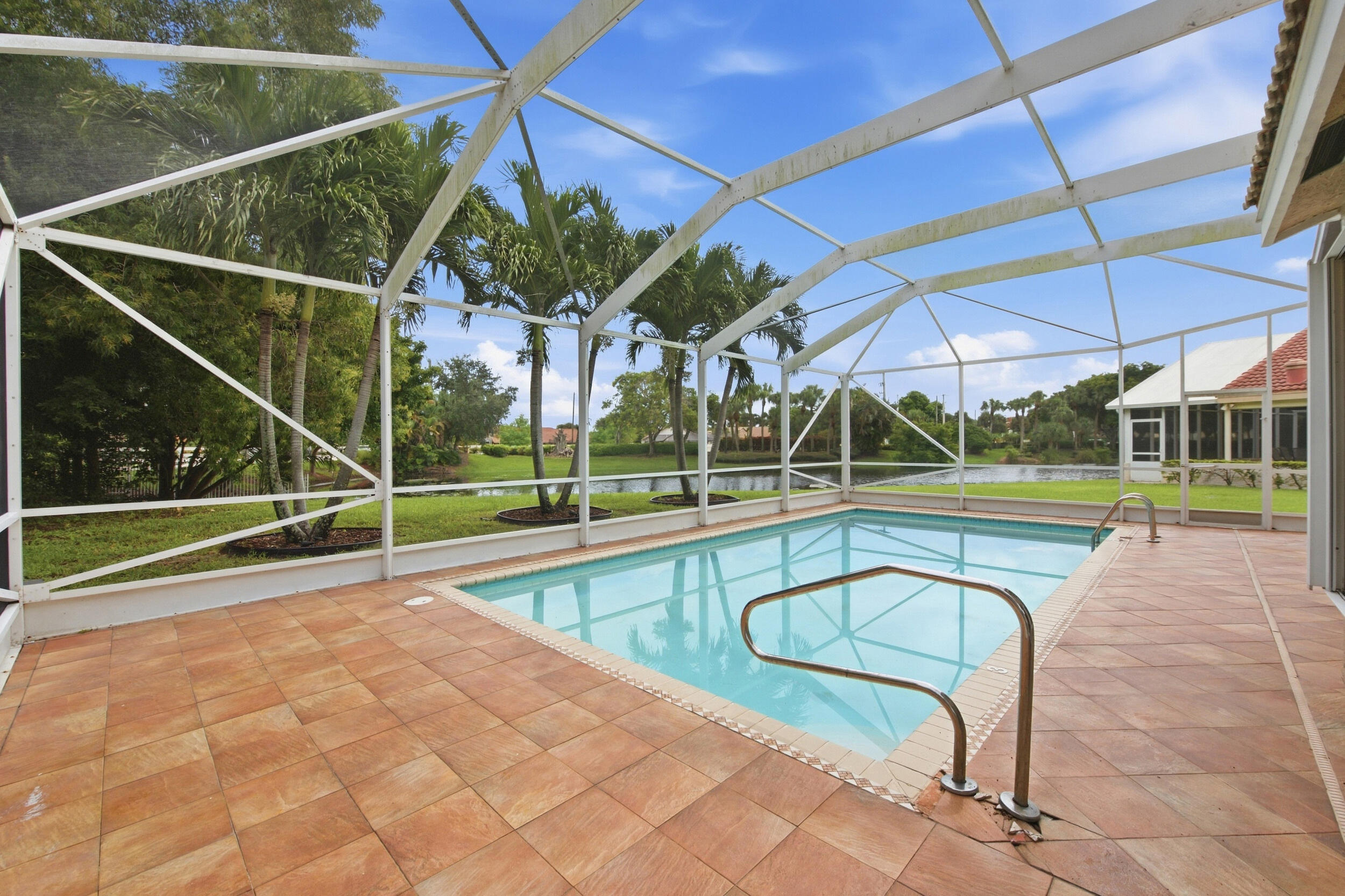 8132 Mystic Harbor Circle Property Photo 2