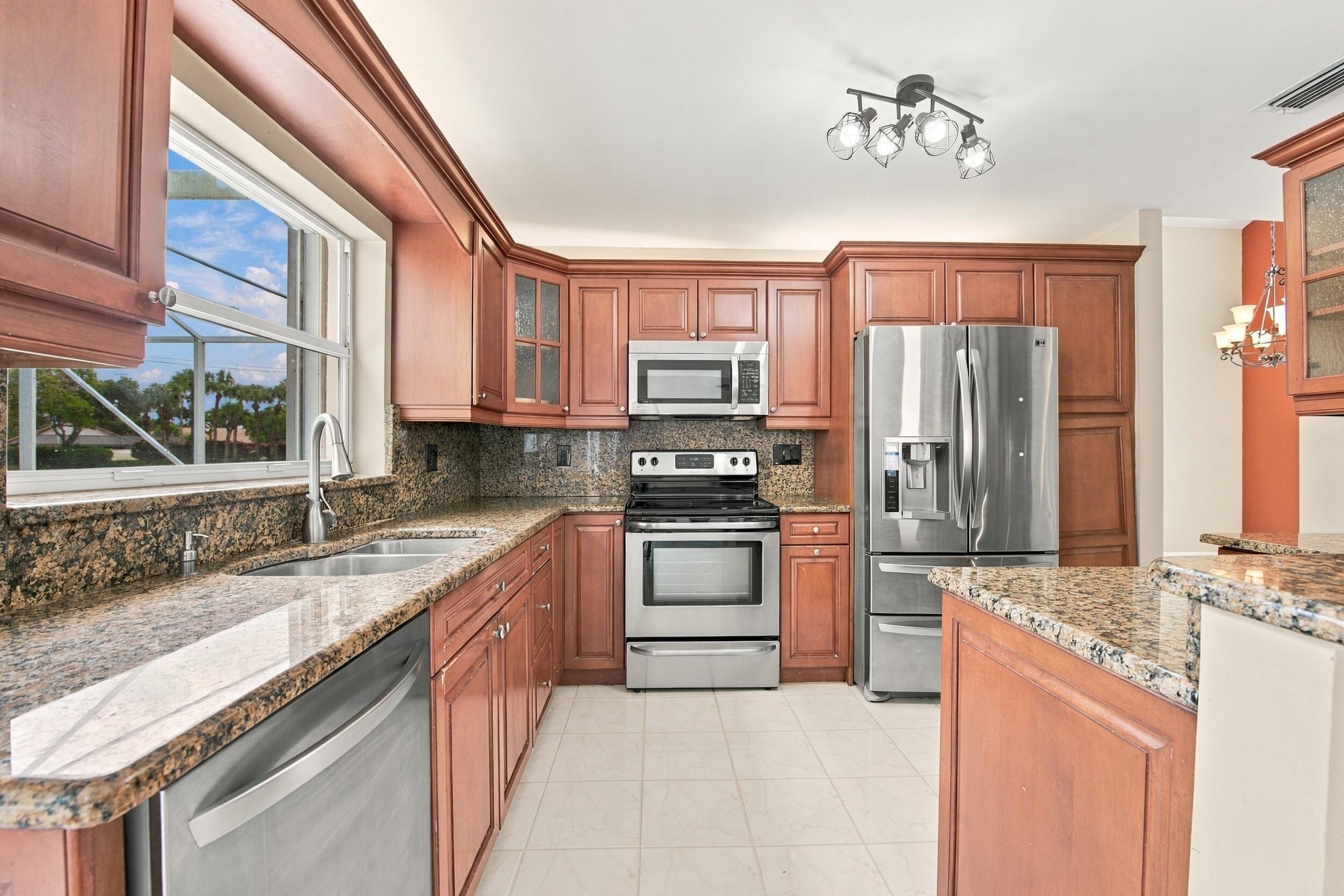 8132 Mystic Harbor Circle Property Photo 10