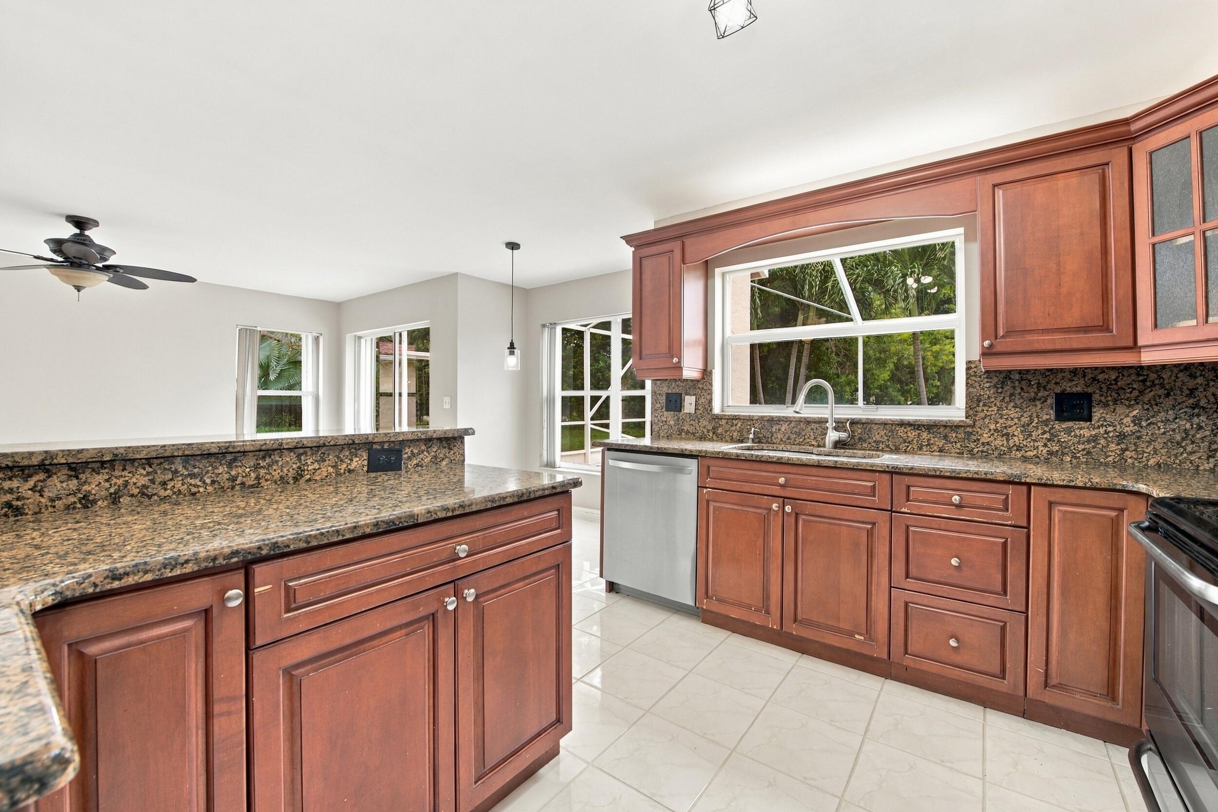 8132 Mystic Harbor Circle Property Photo 11