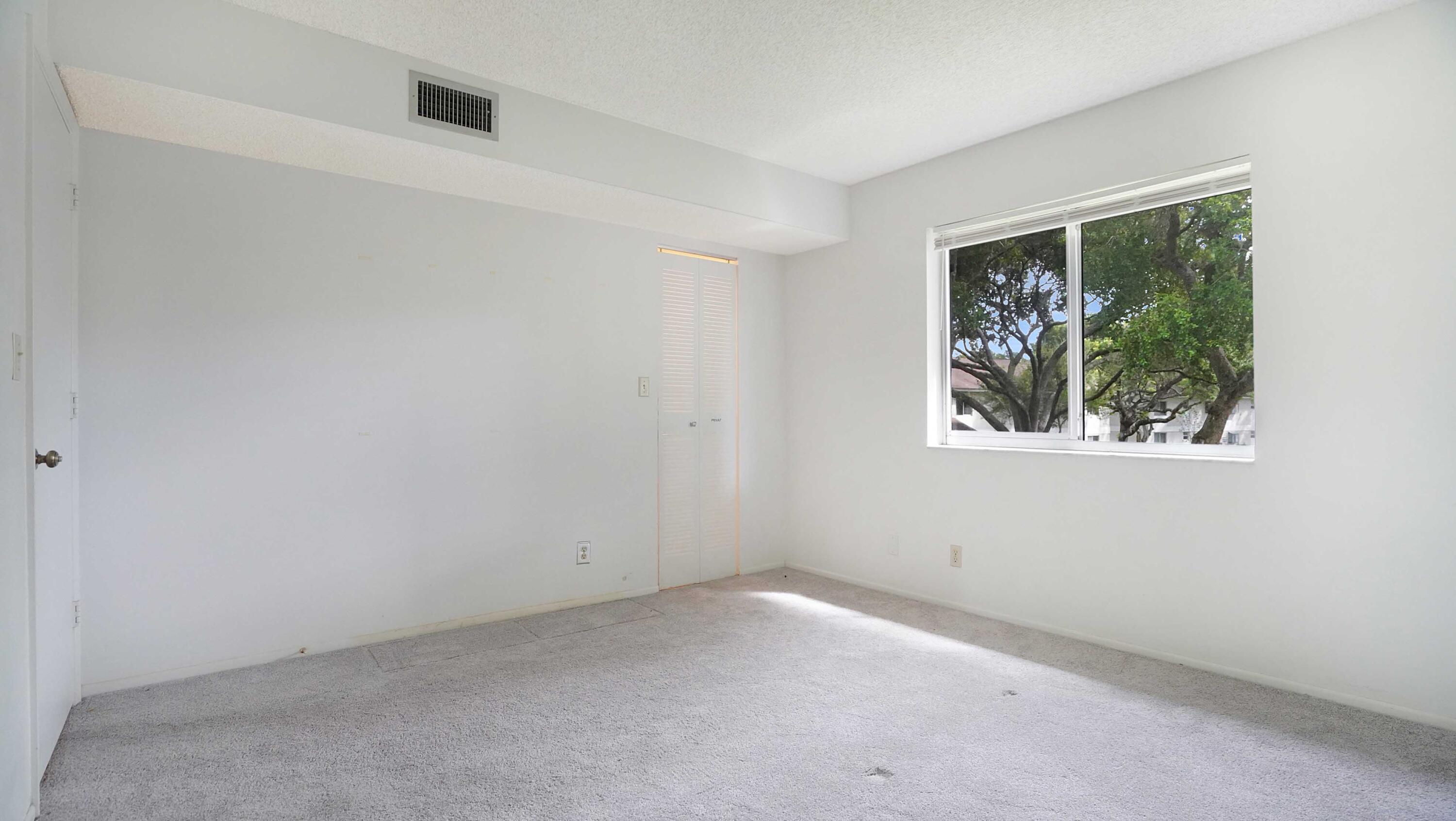505 Gardens Drive 204 Property Photo 16