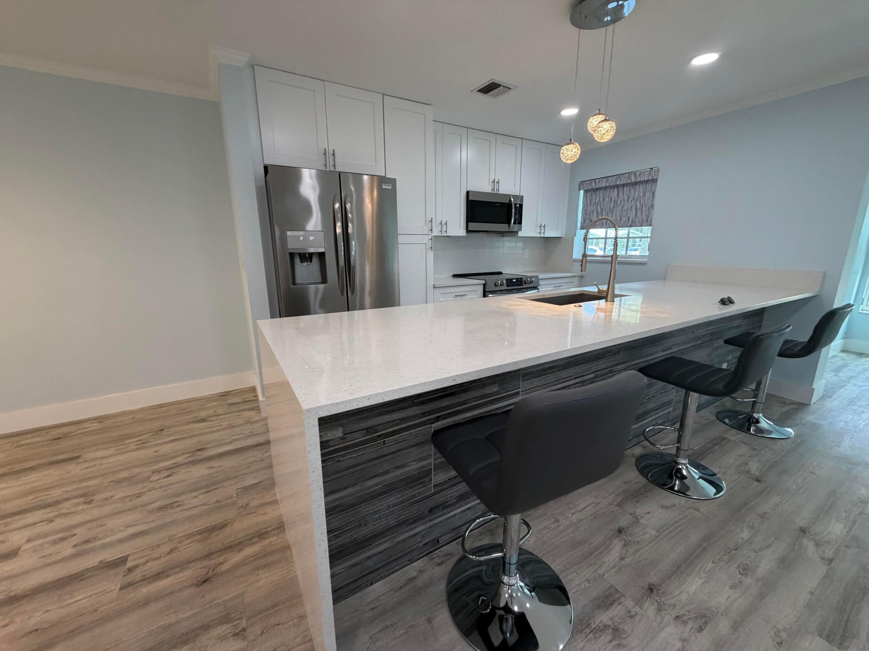 14516 Canalview Drive B Property Photo 3