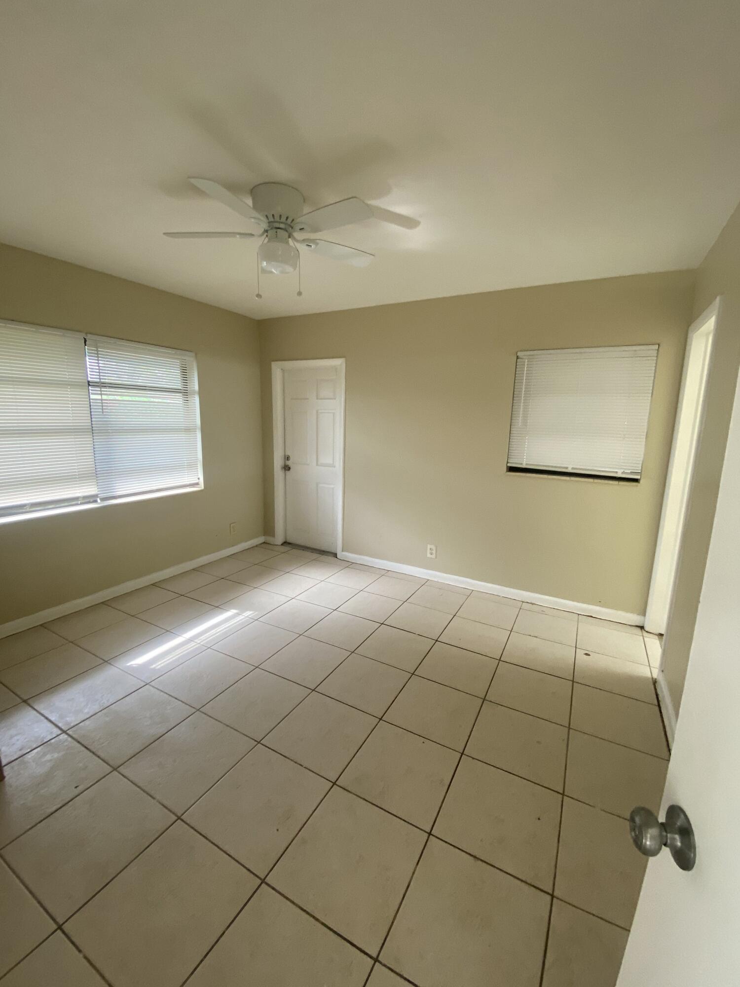 3015 Sw 2nd Street Property Photo 8