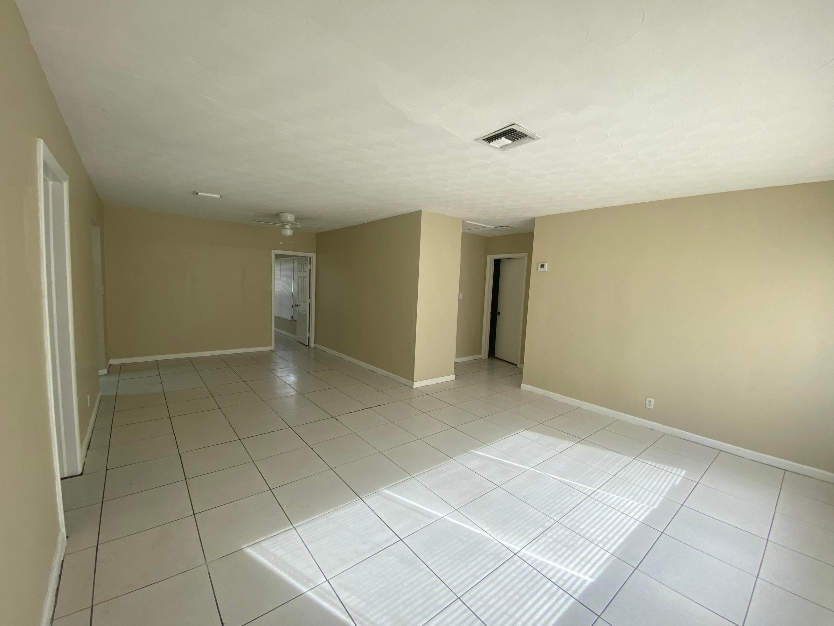 3015 Sw 2nd Street Property Photo 9