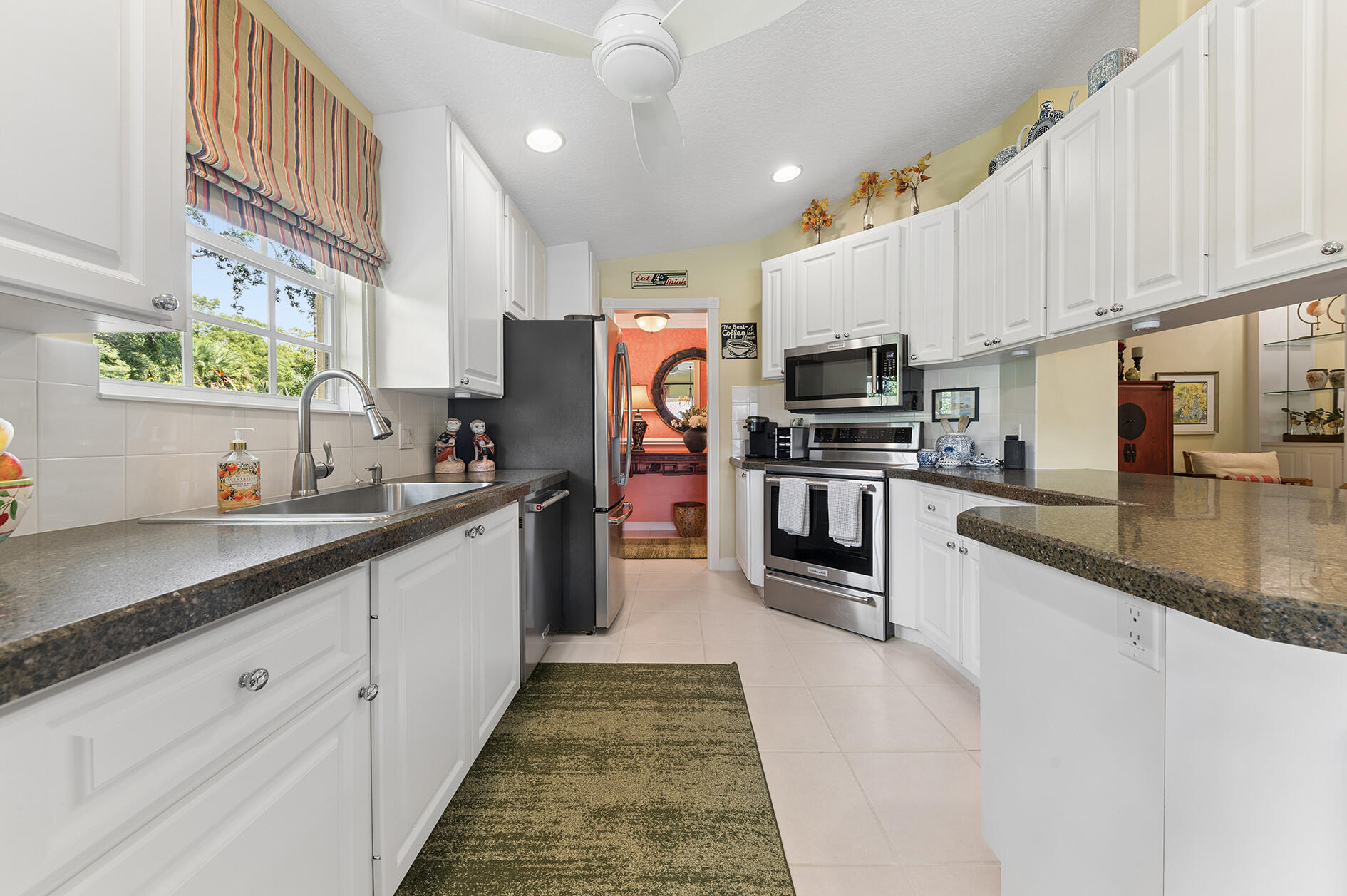 7910 Pine Island Way Property Photo 12