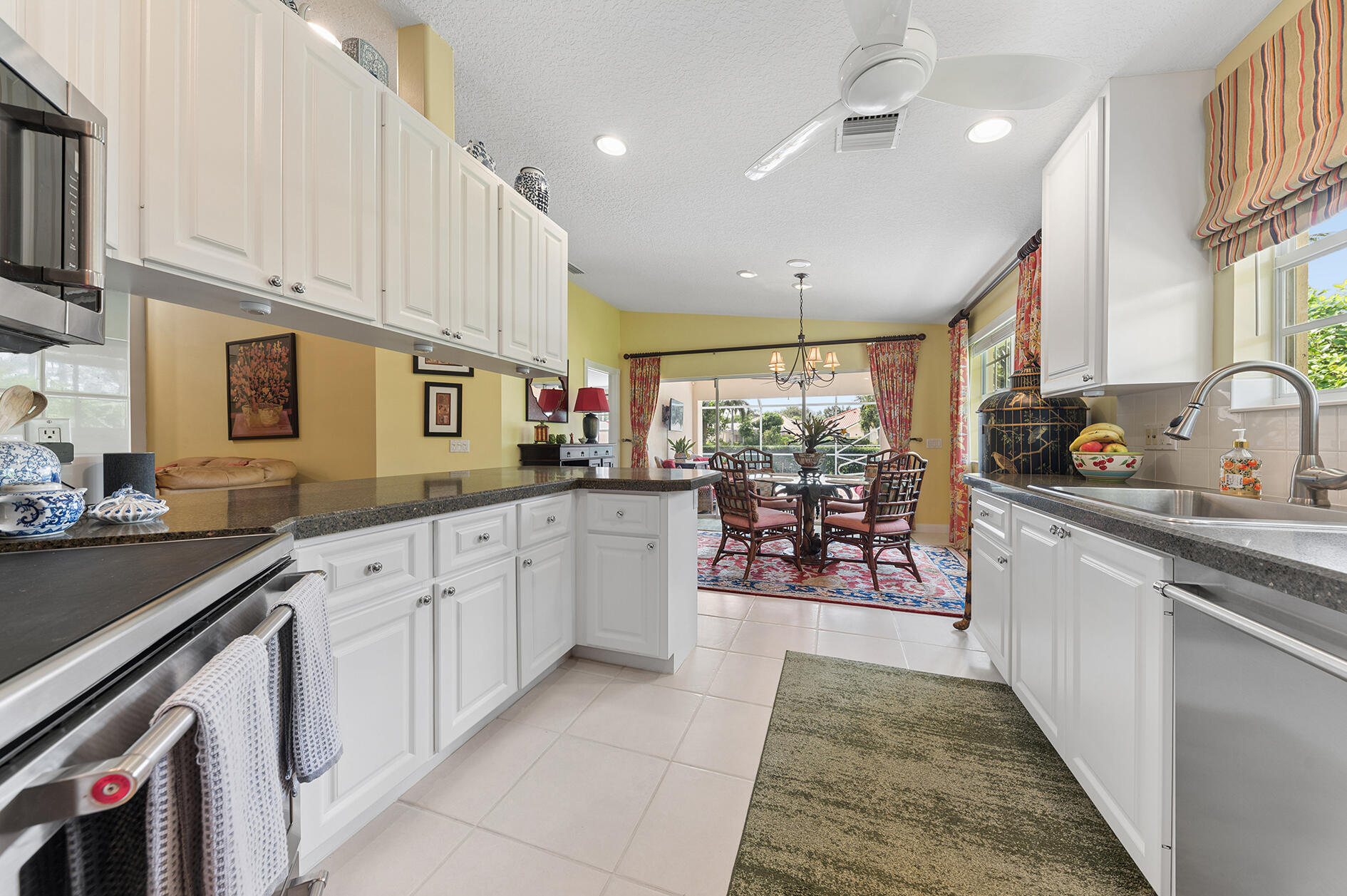 7910 Pine Island Way Property Photo 13