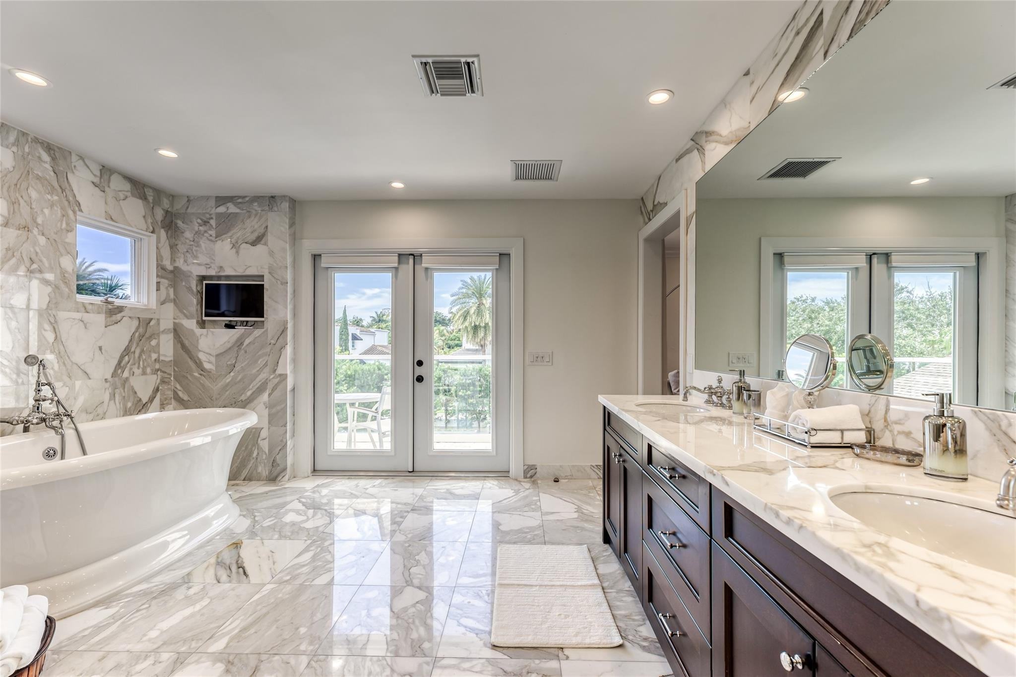 524 Poinciana Drive Property Photo 4