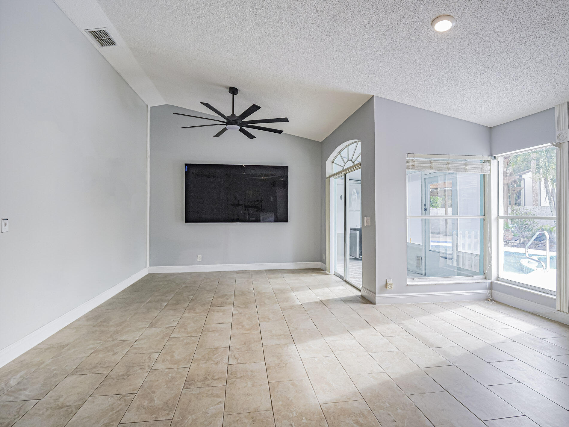 2075 Sw Augusta Trace Property Photo 8