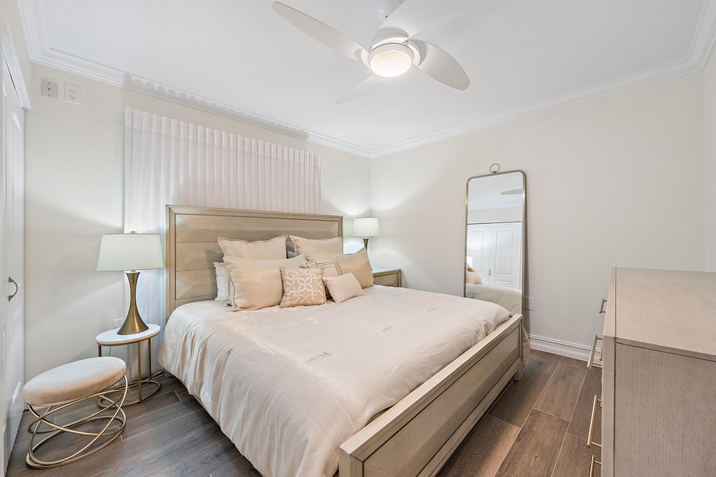 513 Oak Harbour Drive Property Photo 15