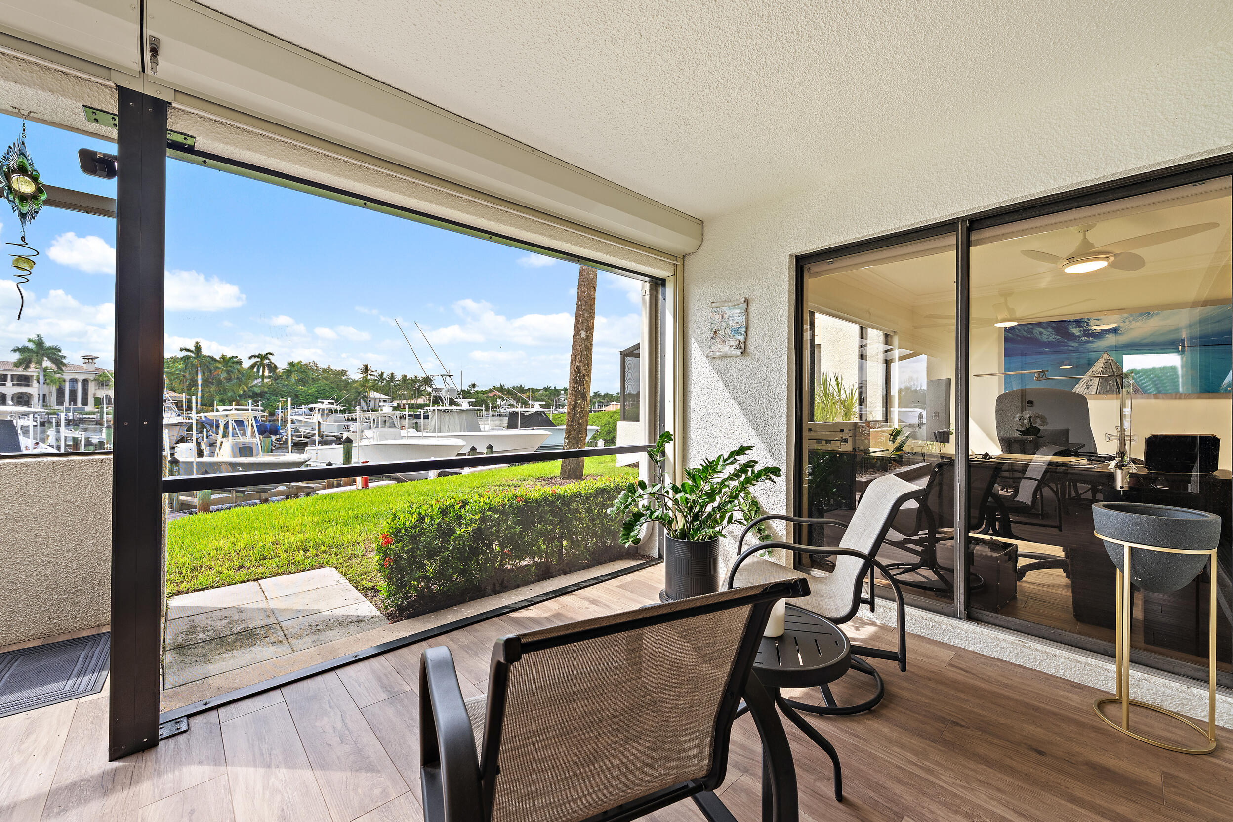513 Oak Harbour Drive Property Photo 20