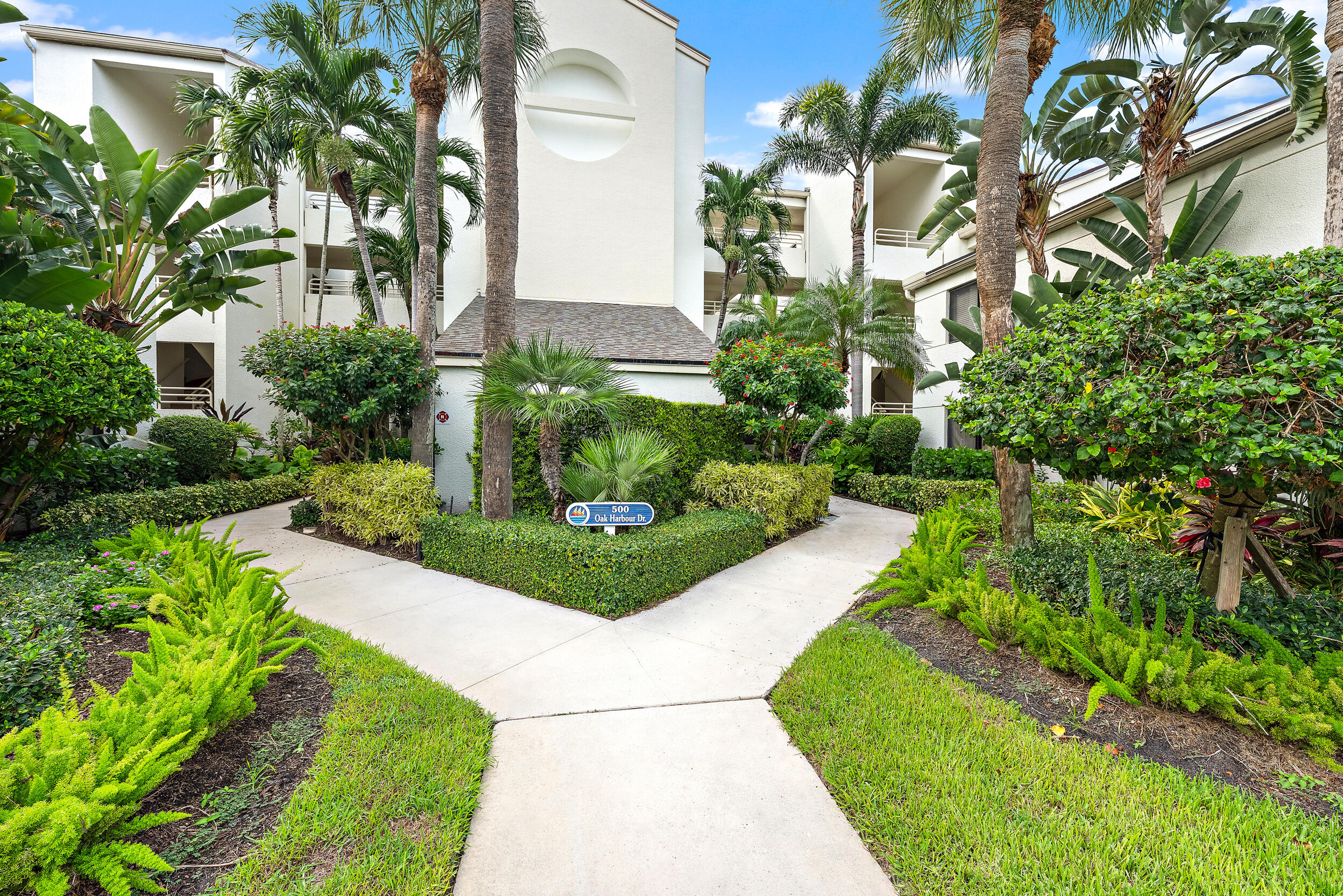 513 Oak Harbour Drive Property Photo 28