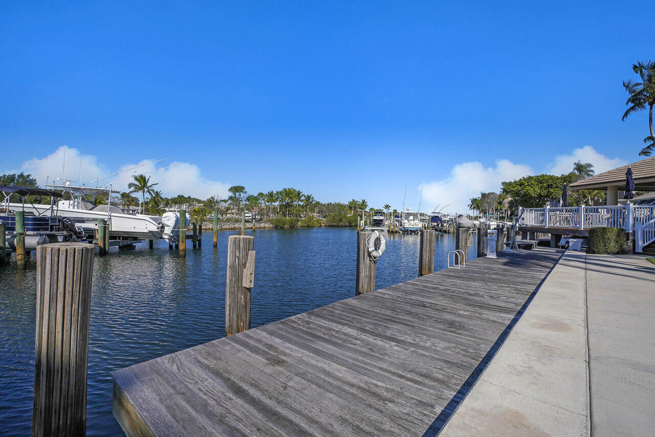 513 Oak Harbour Drive Property Photo 36
