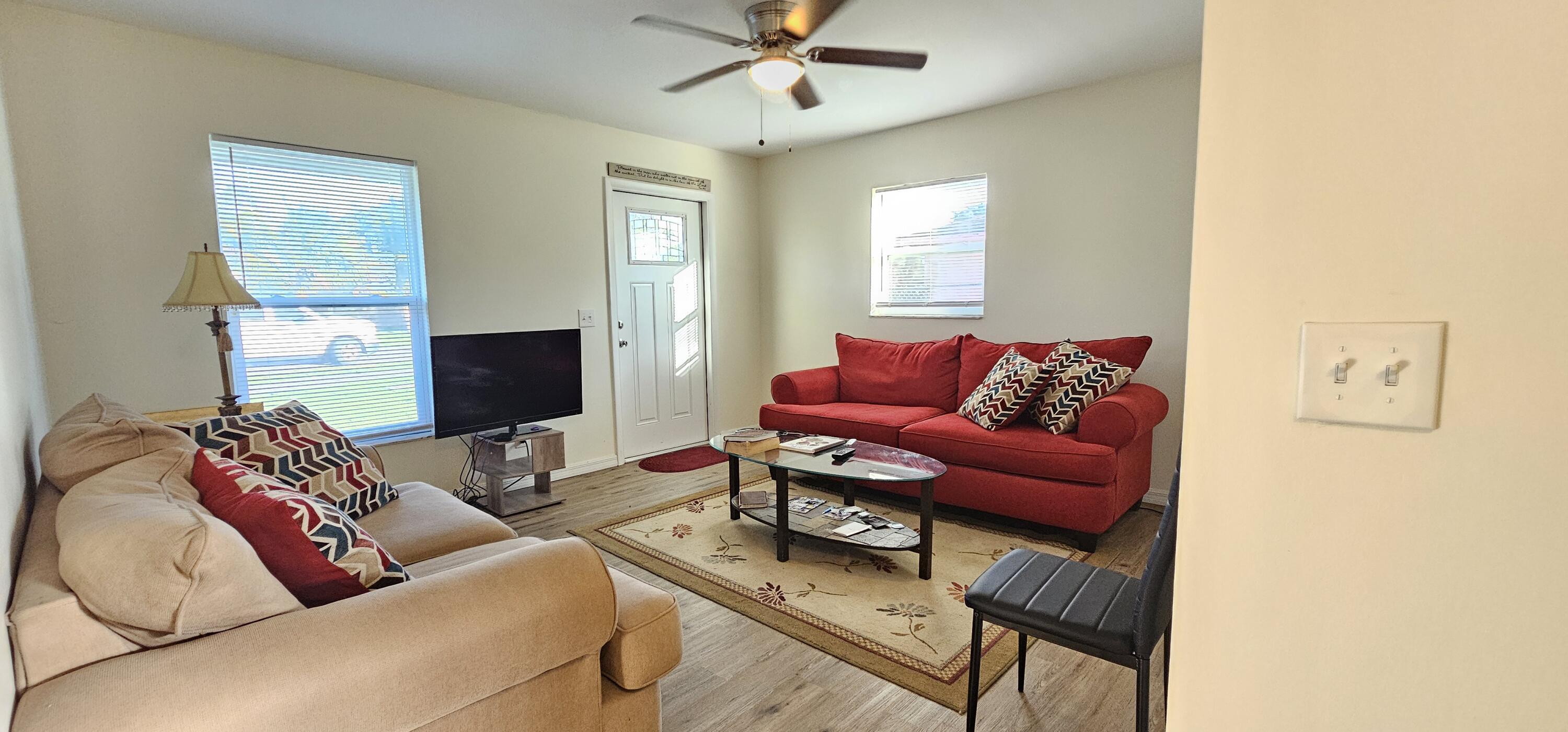 323 Seminole Court Property Photo 4