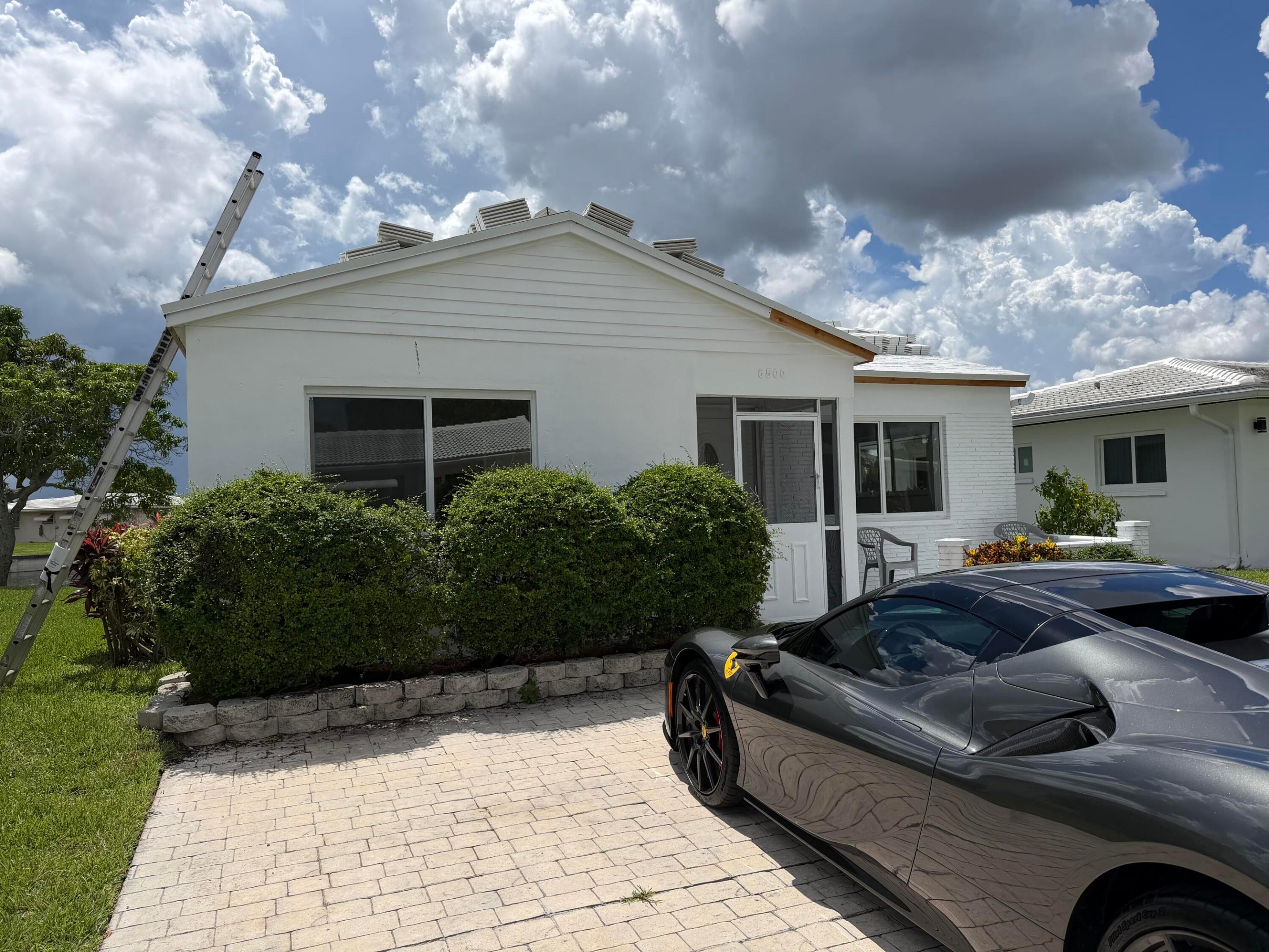 8500 NW 59TH Street Property Photo 1