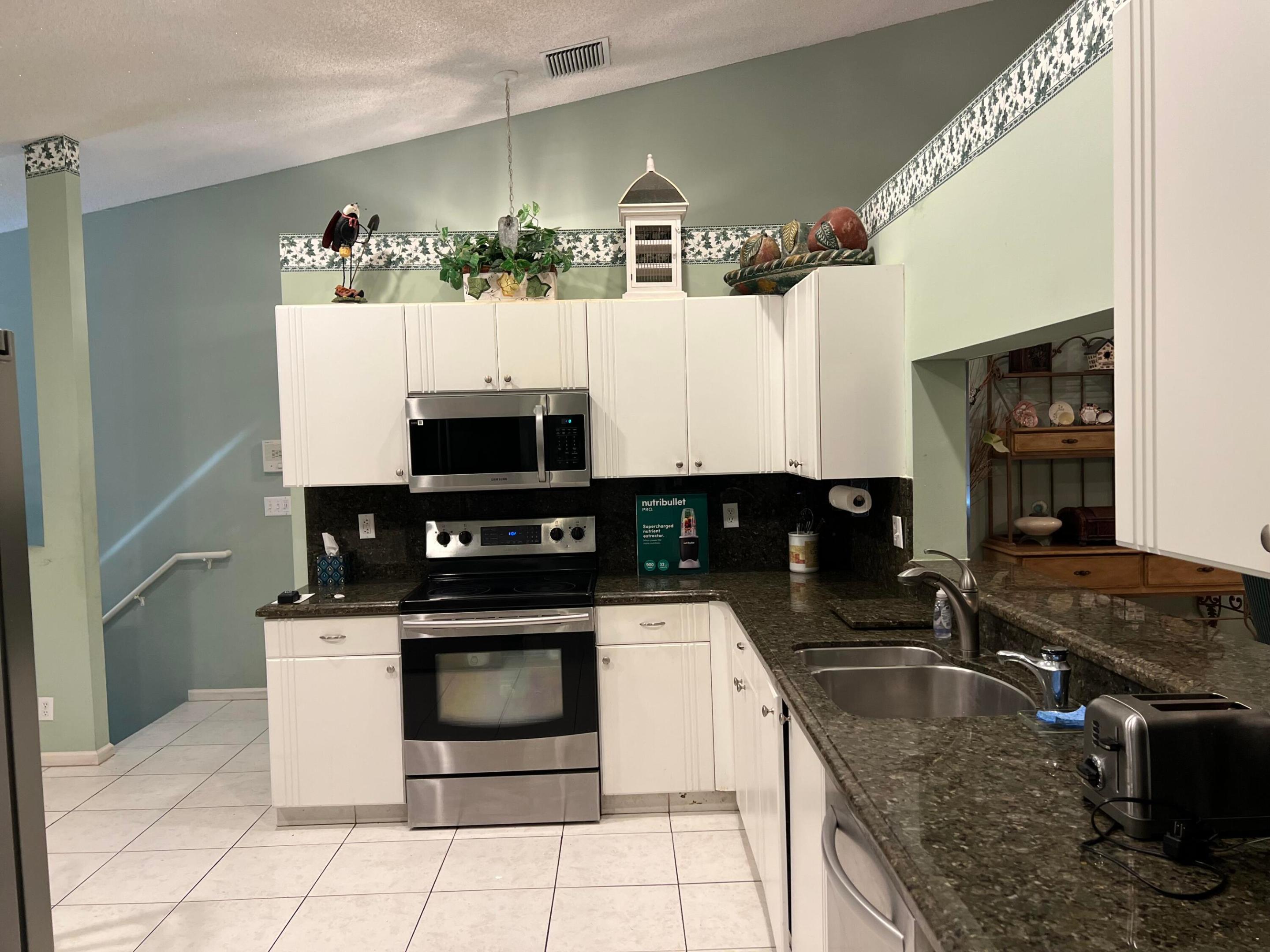 9632 Sills Drive E 204 Property Photo 3