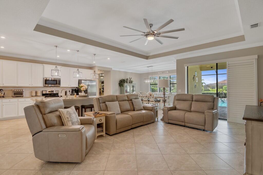 6234 Arcadia Square Property Photo 5