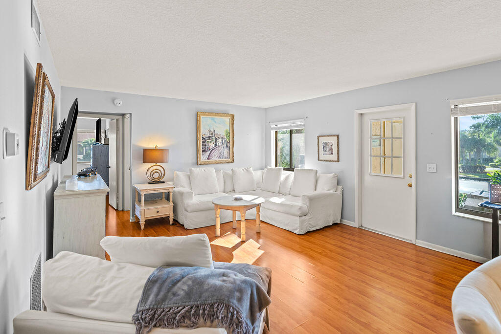 236 Pine Hov Circle D-2 Property Photo 4